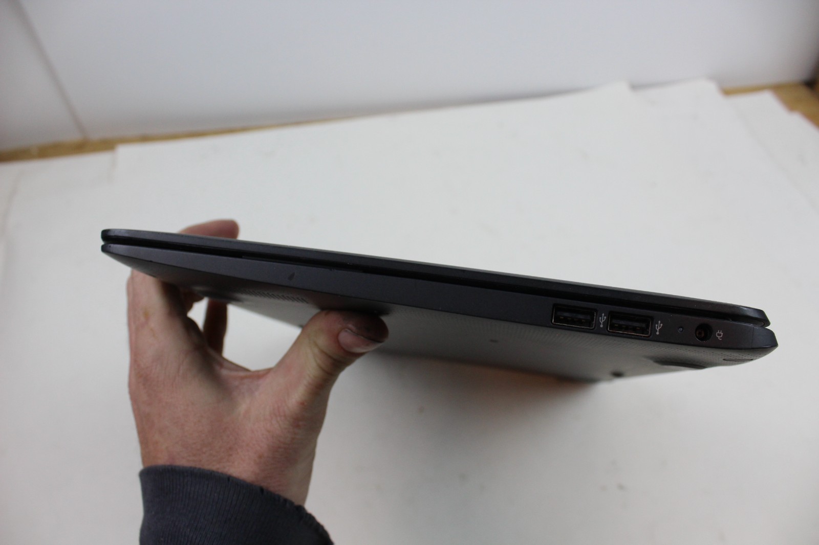 HP 14 G4 Chromebook, 16GB SSD, 4GB RAM NO CHARGER