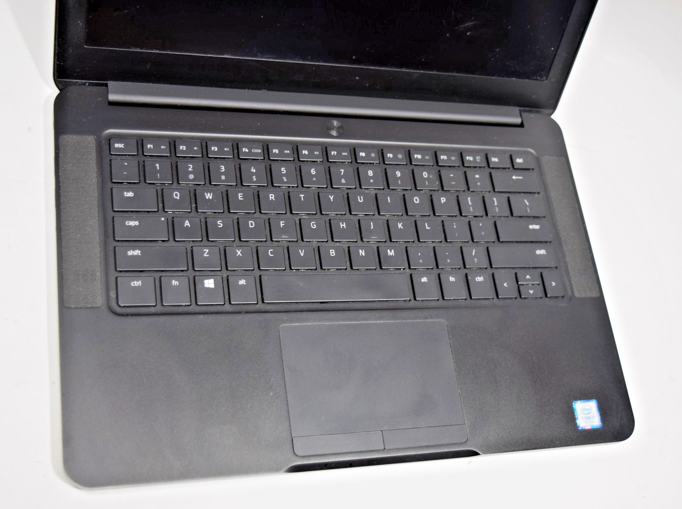 Razer Blade 14″ 256GB SSD i7-7700HQ 16GB RAM NVIDIA GTX 1060 Win 11 *NO BATT*