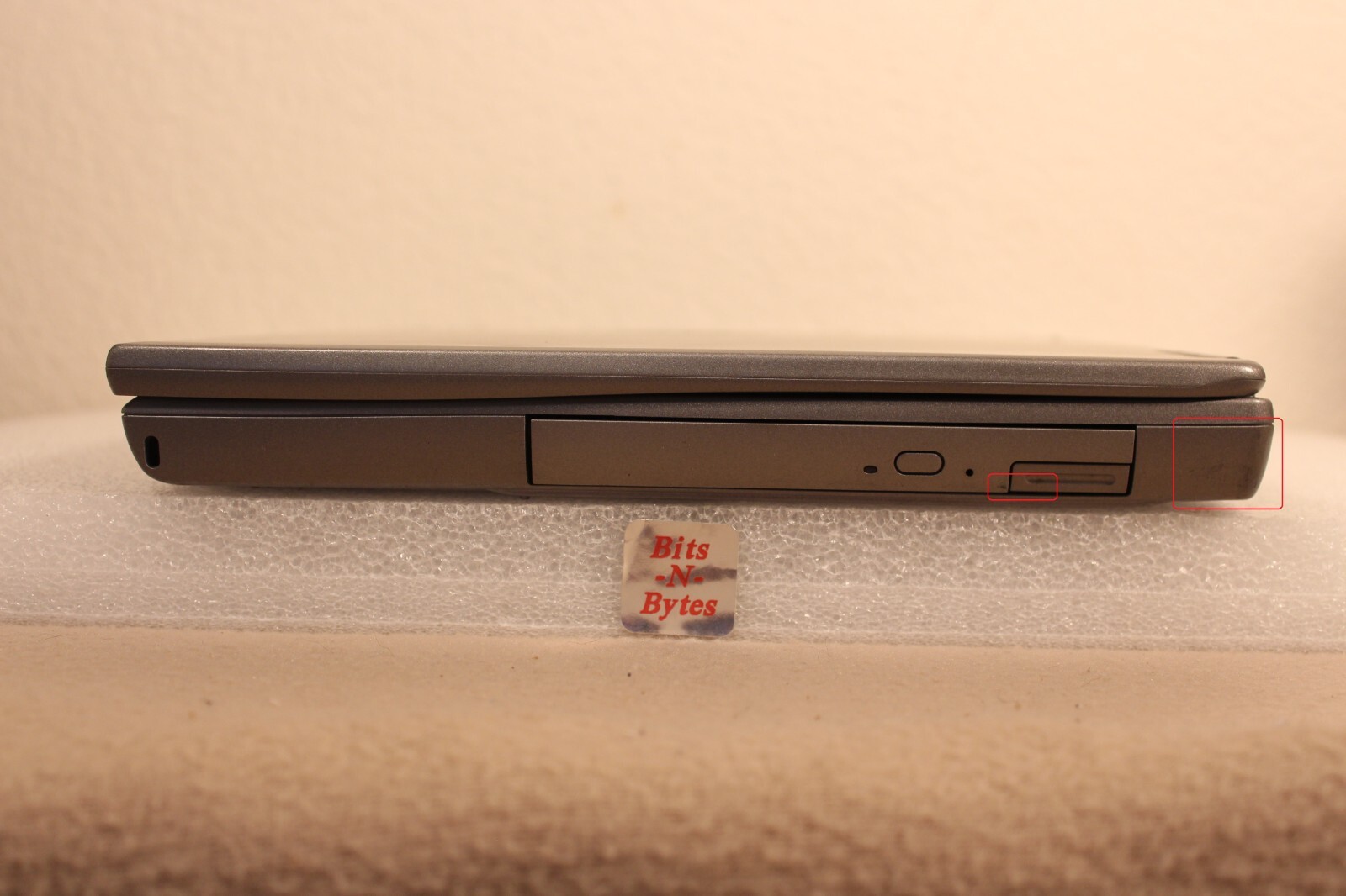 Dell D600 (1.60GHz/2GB/60GB/CDRW-DVD) SXGA+ Win XP PRO- SERIAL & PARALLEL Ports