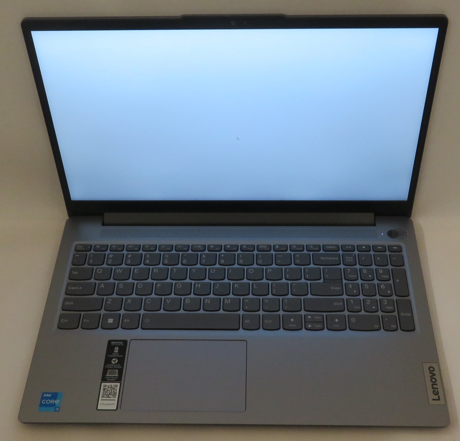 Lenovo IdeaPad Slim 3 15IRU8 i3 1305U 1.6GHz 8GB RAM 256GB Windows 11