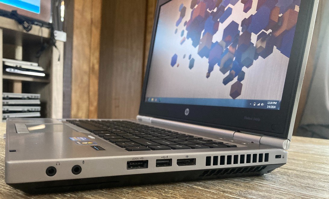 14.1″ HP Probook 8460/70 Series Laptop Windows 7 Pro 64 Bit i5 2ghz 4gb 250gb