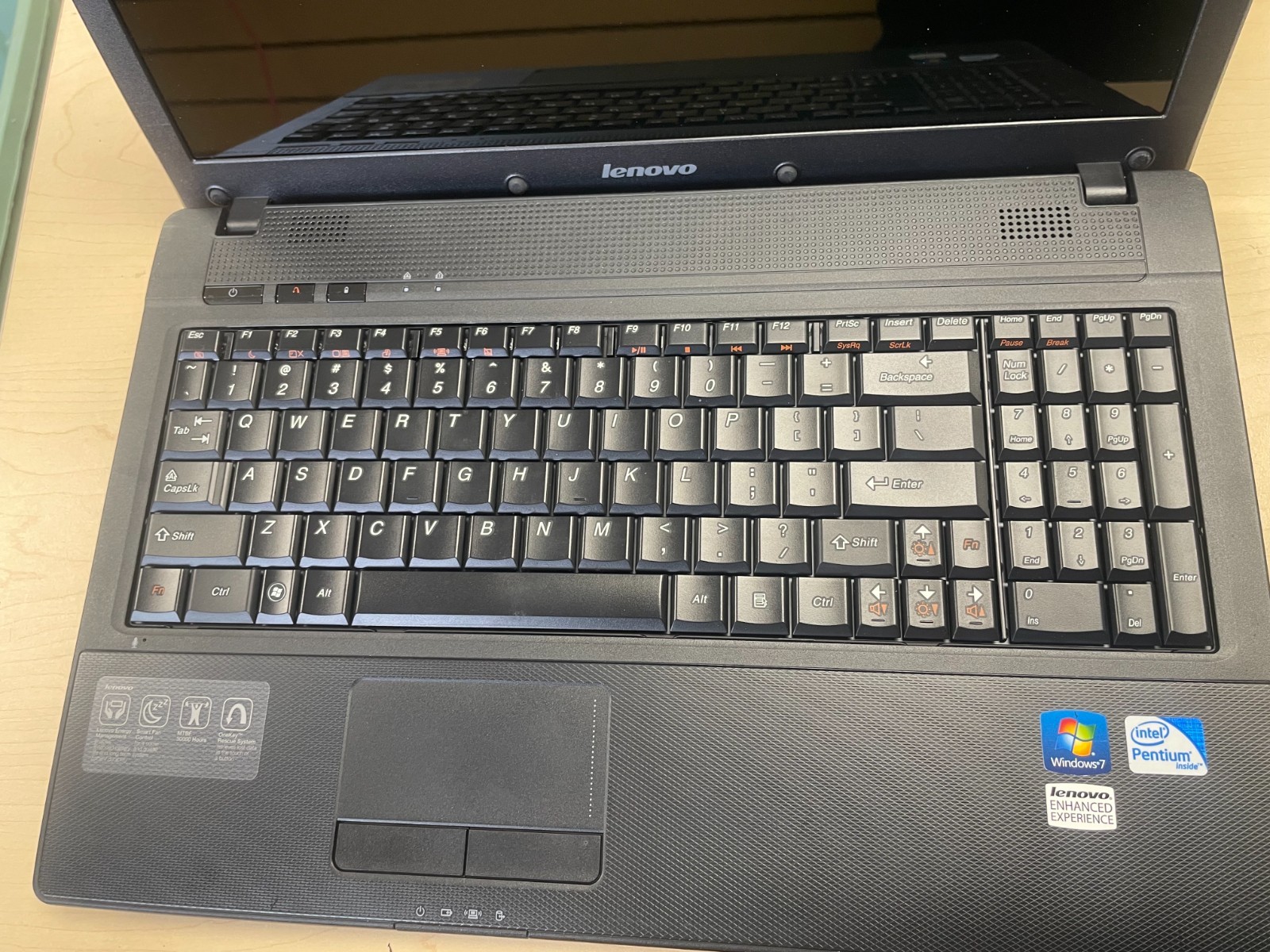 Lenovo G560 – AS IS – FOR PARTS & ACCESSORIES ONLY