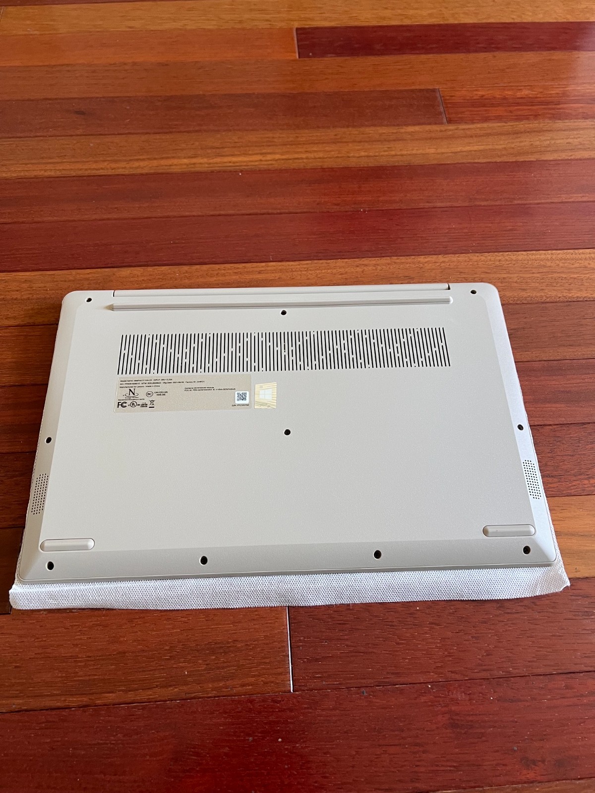 Lenovo IdeaPad 3 15ALC6 15.6″ FHD AMD Ryzen™ 5 5500U 12GB RAM 512GB SSD W11H