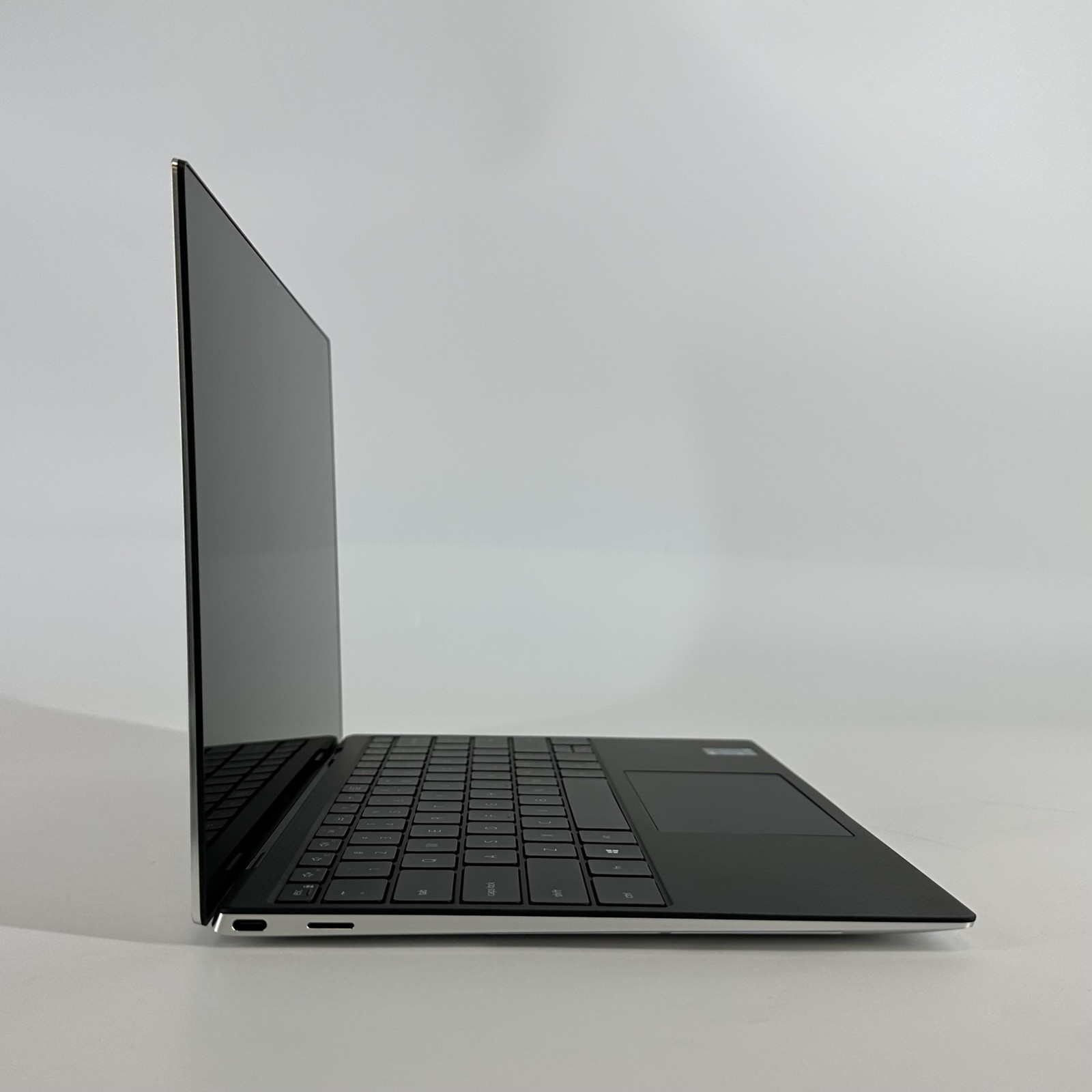 Dell XPS 13 9310 Silver UHD+ TOUCH i7-1195G7 2.90GHz 32GB 512GB SSD – White Spot