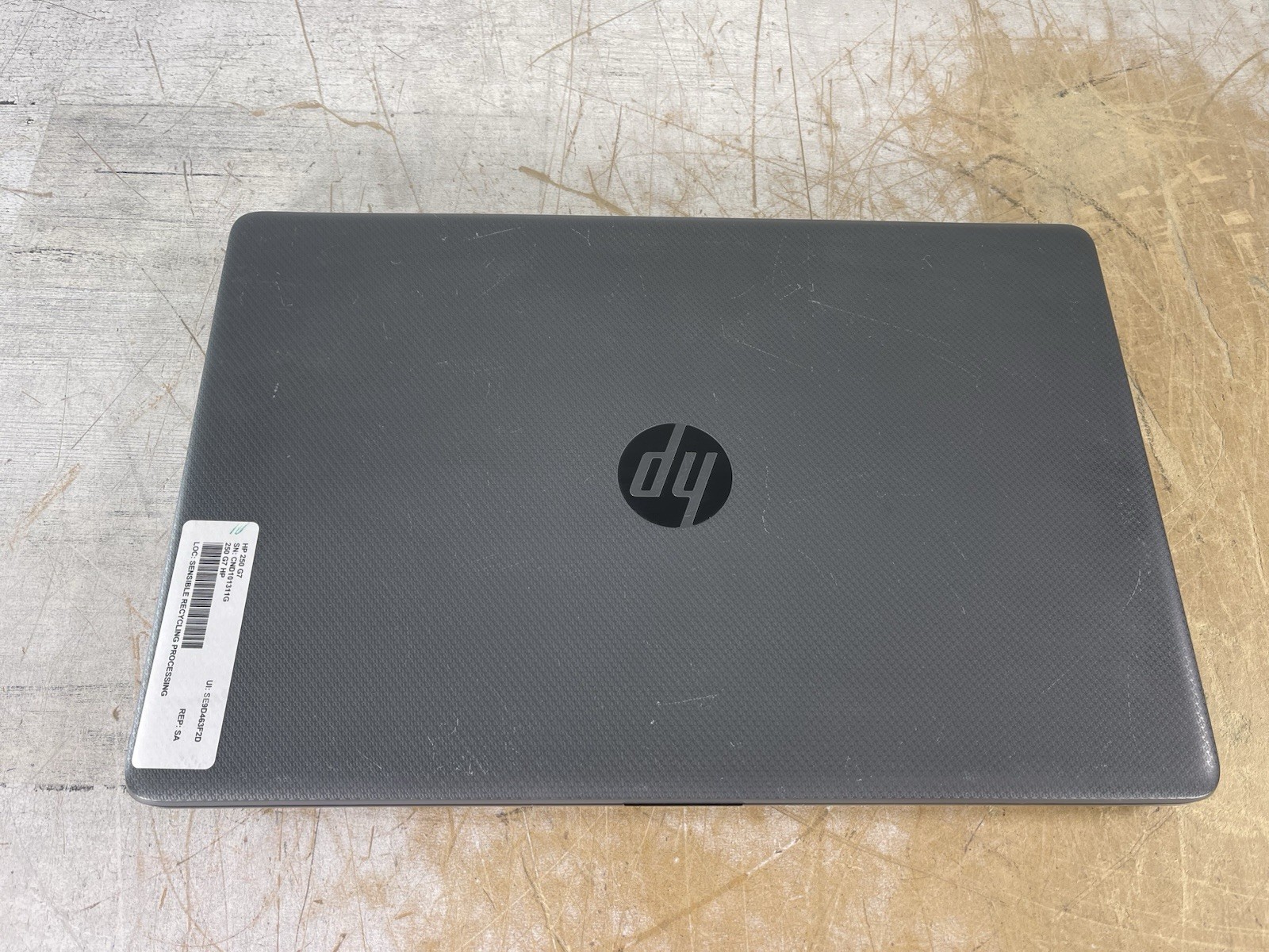 HP 250 G7 i5-1035G1 @ 1.0GHz, 16GB RAM, NO HDD/OS – (FOR PARTS)