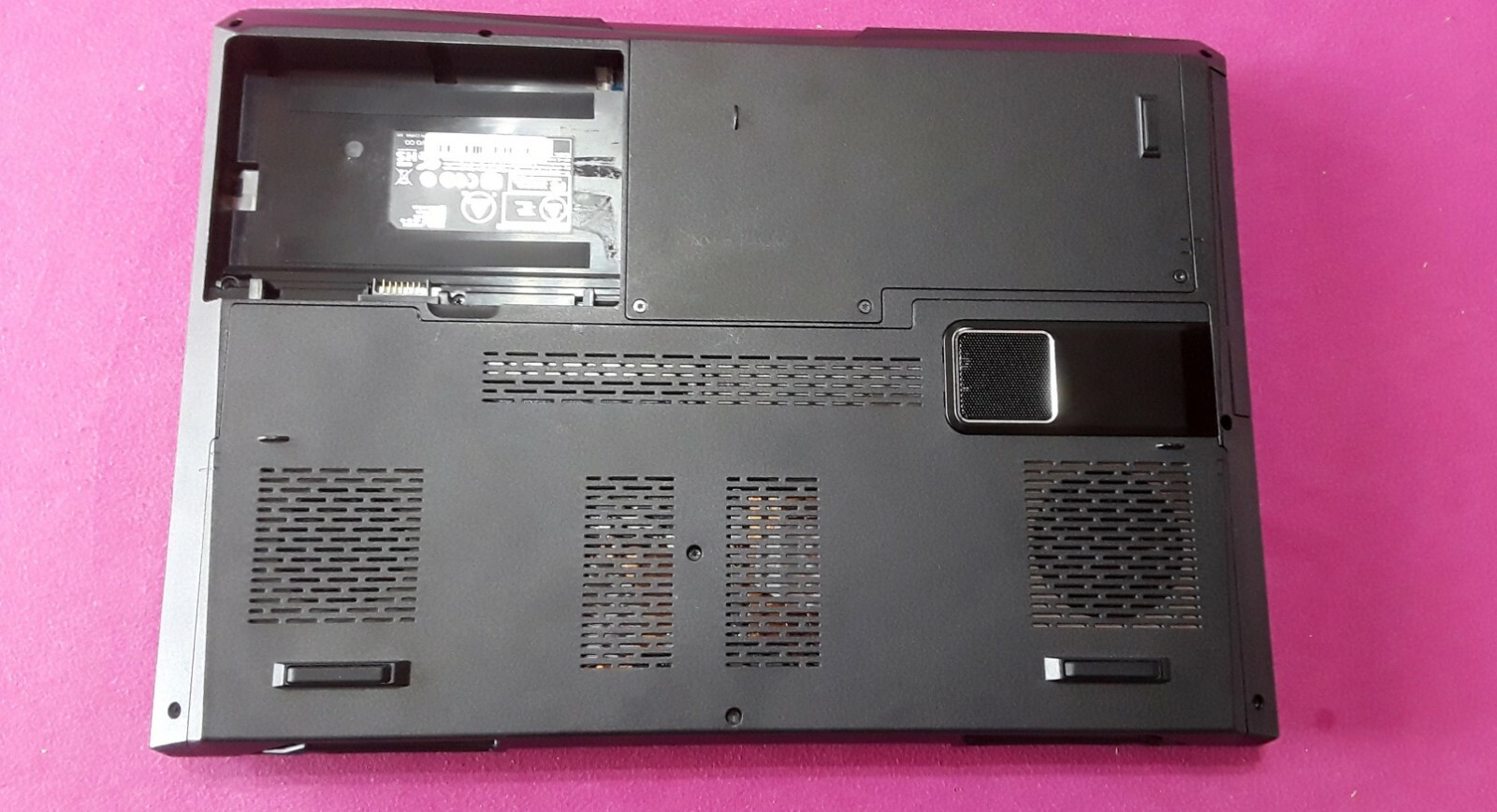 Sager Clevo NP8268 P157SM I7-4810mq 2.8-3.8Ghz 16GB 512GB NVIDIA P3000 AX200