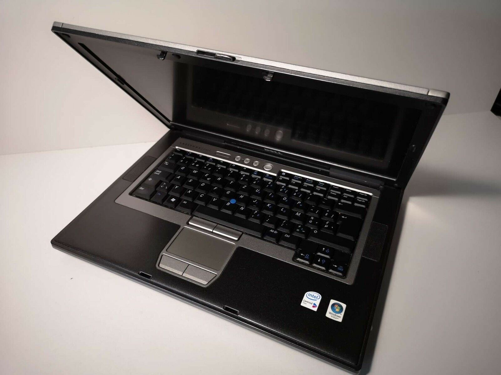 Dell Latitude D820 C2D T7200 2.00Ghz 1280x1024px 2GB/250GB HDD Win 7 Pro