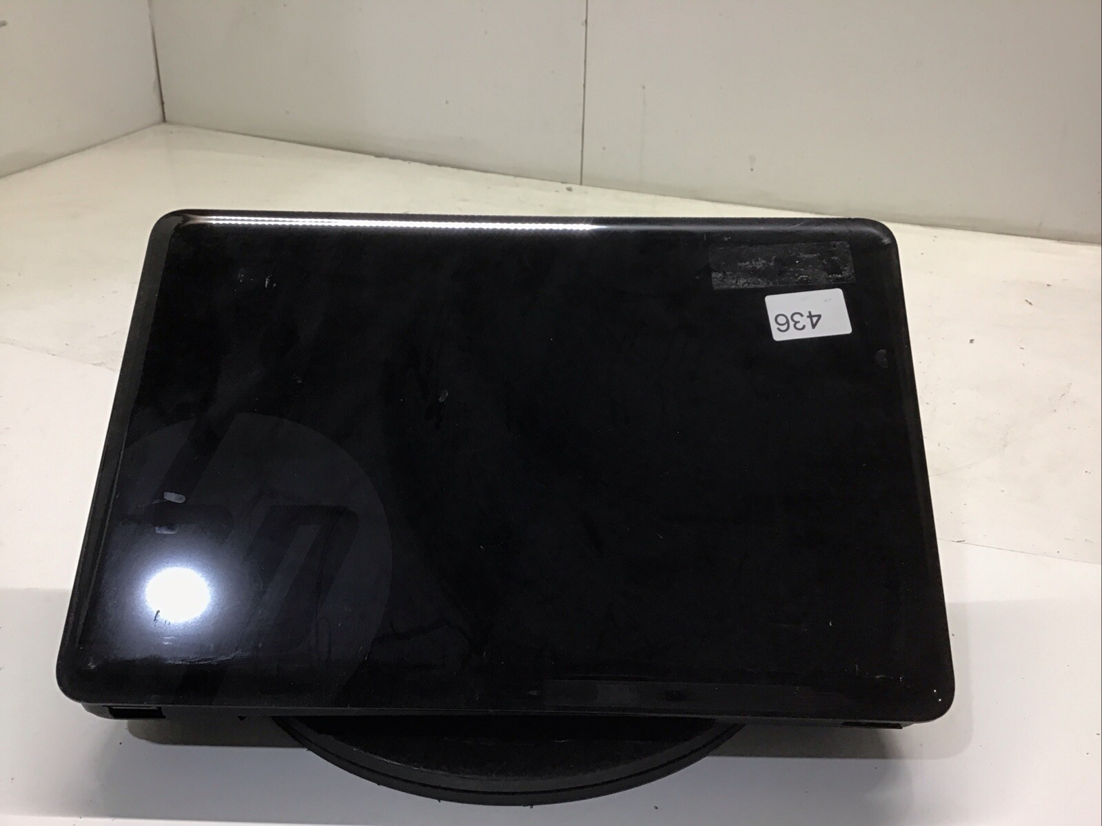 HP 2000-2D22DX AMD Quad-Core A6-5200 2GHz 4 GB NO HDD No Batt Cracked Screen