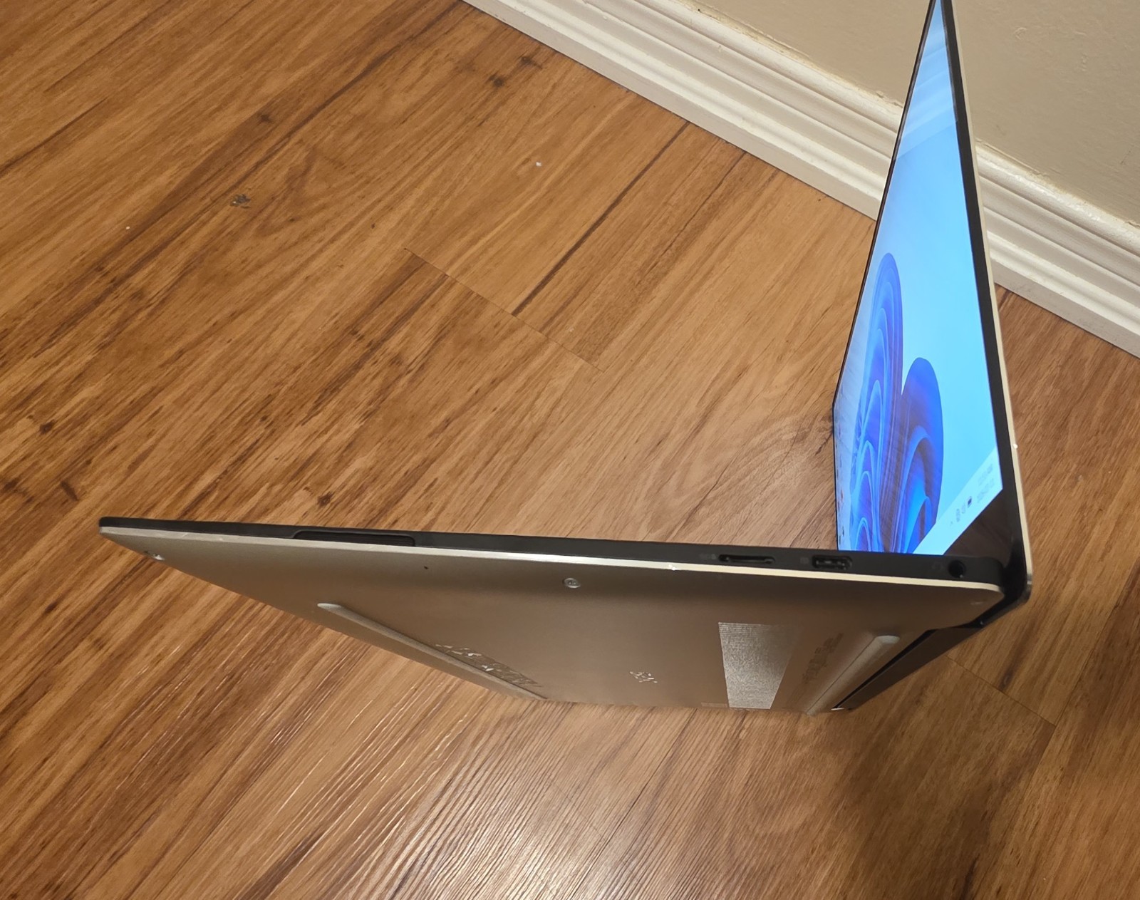 Dell XPS 13 9380 13″ 4K Touch | i5 8365u | 8GB Ram | 256 SSD | Win11Pro
