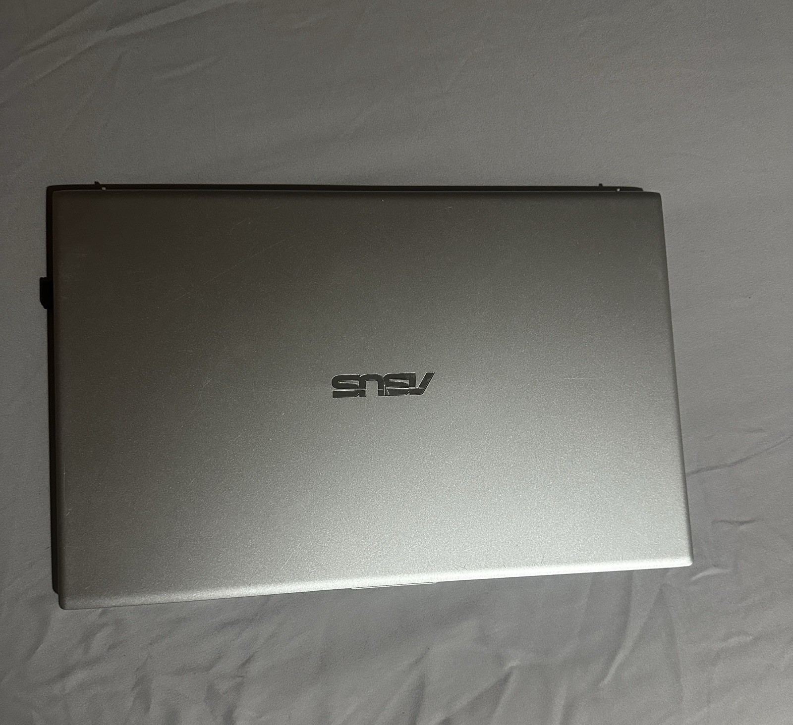 Laptop ASUS VivoBook 15 – i3 10ª Gen / 12GB RAM / SSD / Windows 11 Pro