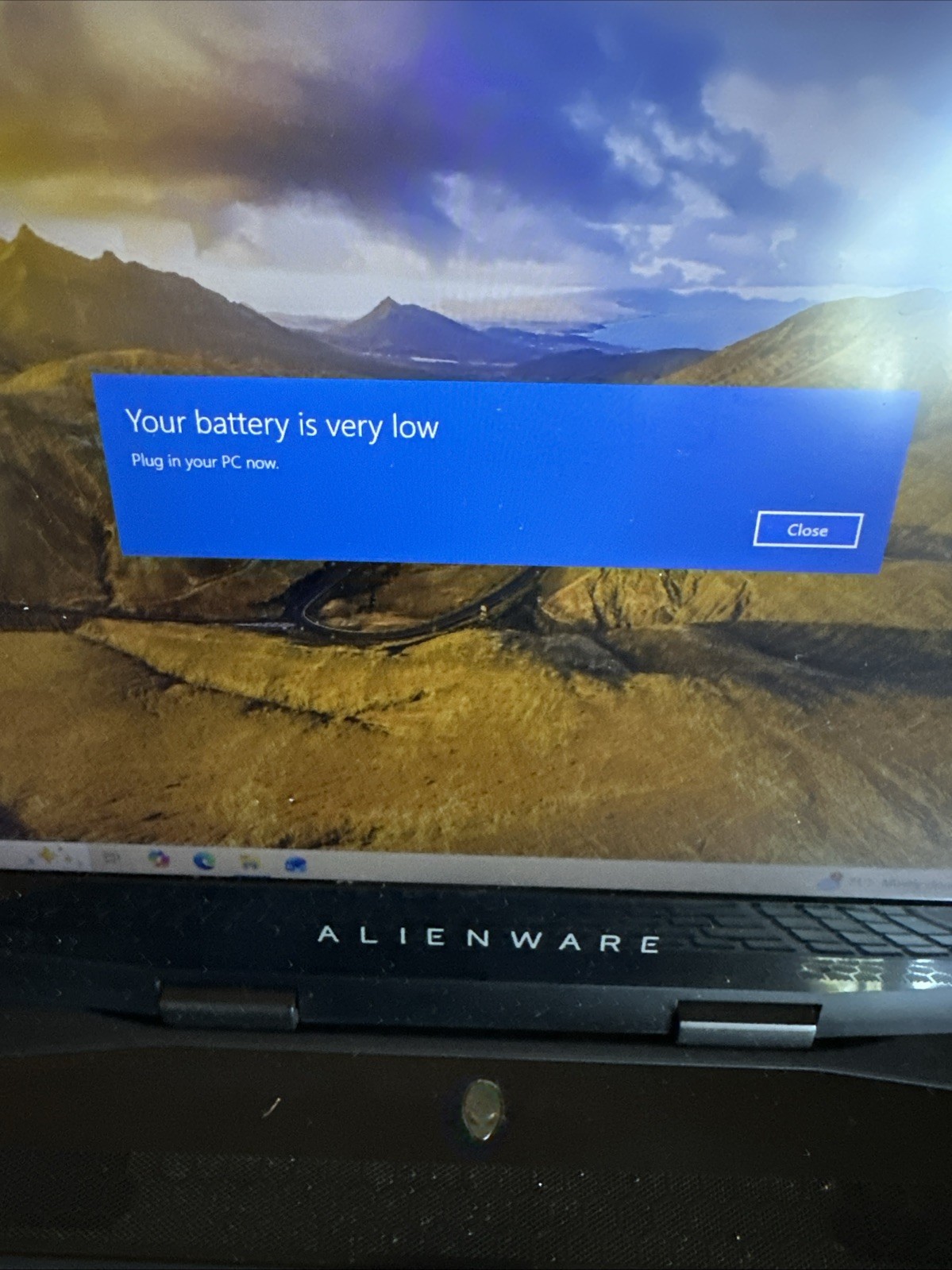 Alienware M15 P79F 15.6″ i7-8750H, 16gb RAM, GeForce GTX 1070,1TB SSD Win10.