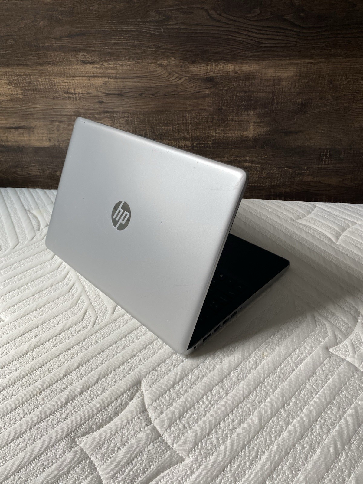 HP Pavilion 15.6″ i5 2.30GHz 8GB 1TB HDD Intel HD 4400 Silver/Black