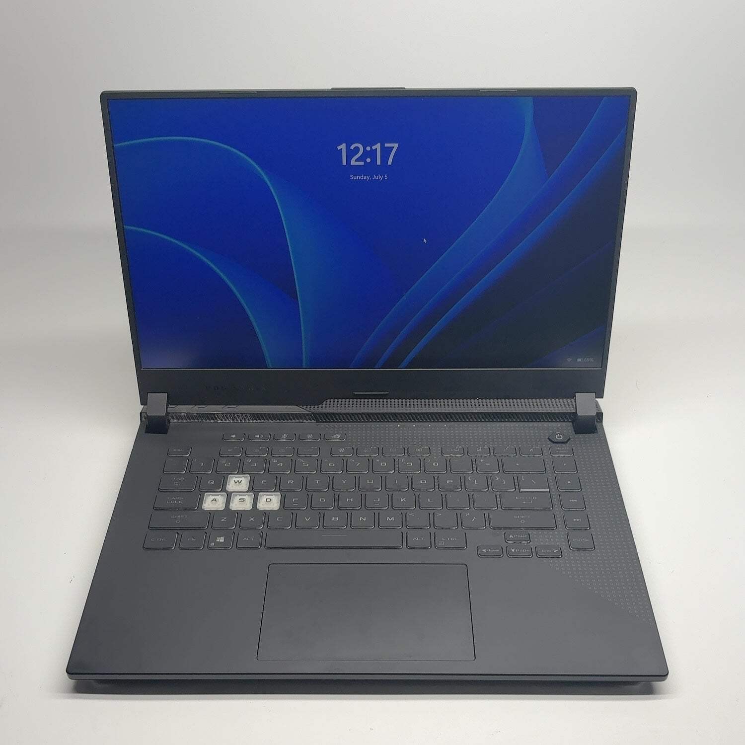 Asus ROG Strix G15 G513QY 15.6″ Ryzen 9 5980HX 3.3GHz 32GB RAM 500GB SSD