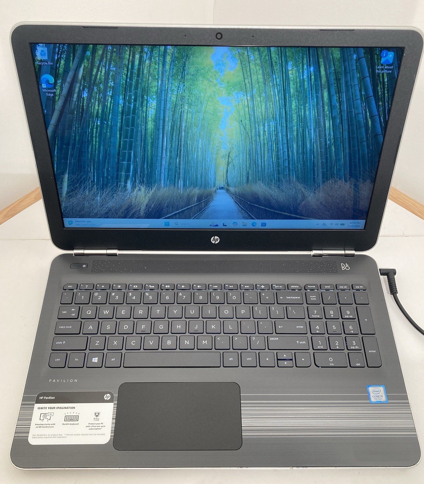 HP 15-au123cl 15.6″ Laptop, Windows 11 /i5 7200U/12GB/240GB/Excellent Cond/READ