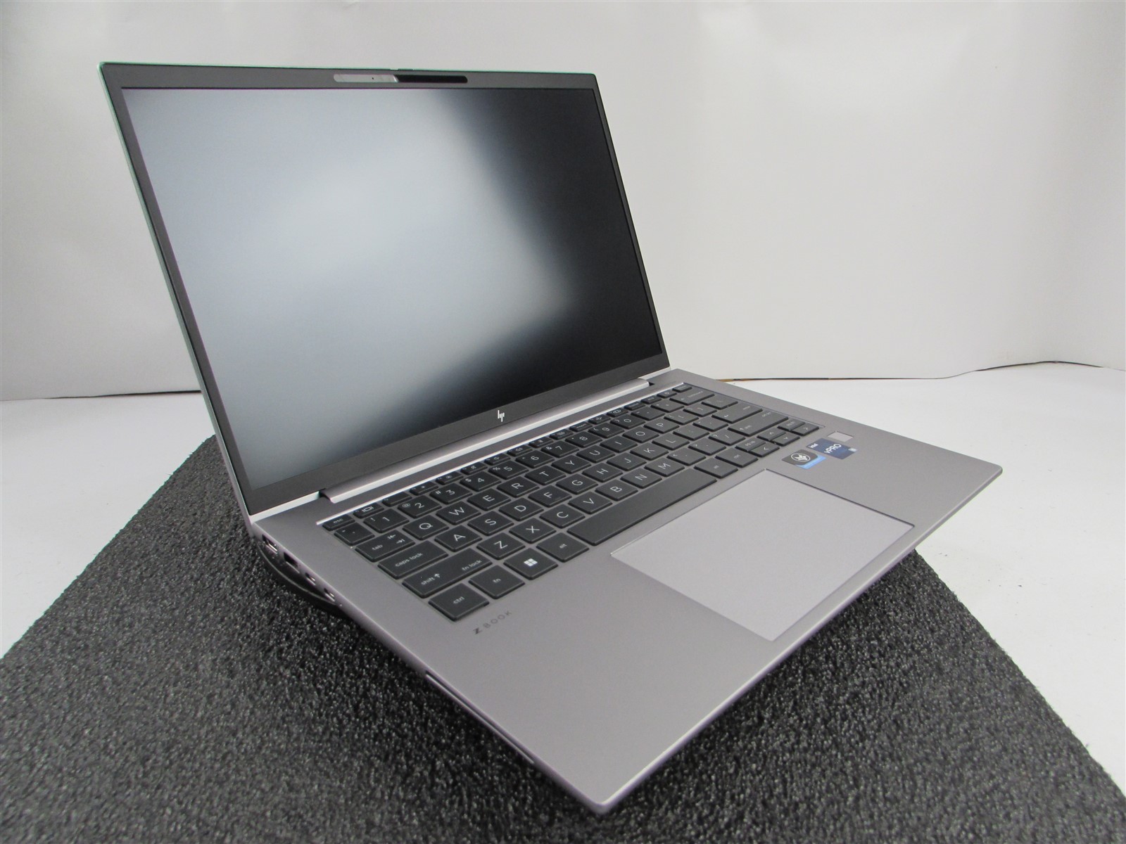 HP ZBOOK FIREFLY 14 (G9) 1920X1080 FHD CORE I5-1250P 256GB SSD 16GB RAM NO O.S