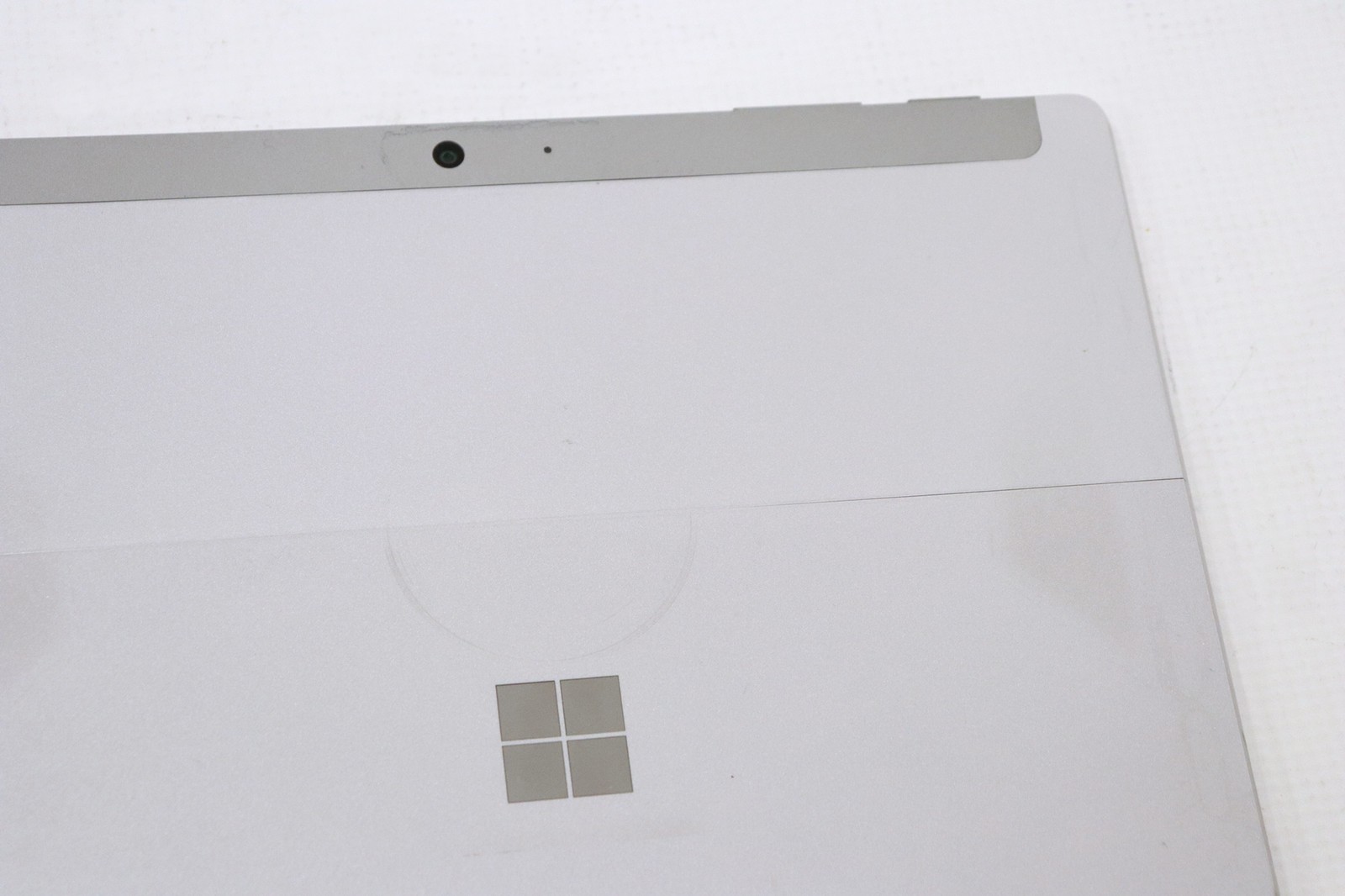 Microsoft Surface Go 2 1926 10.5″ Intel Core M3-8100Y 4GB 64GB Win 11 Pro – Read