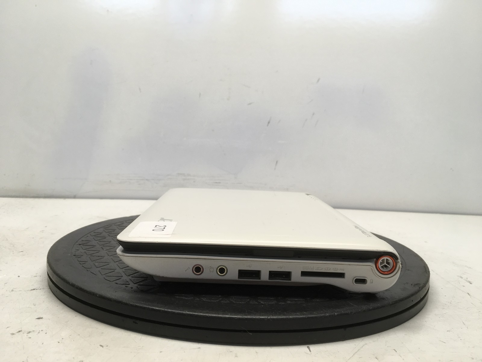 Acer Aspire One ZG5 Intel Atom N270 1.6GHz 1 GB NO HDD No Batt