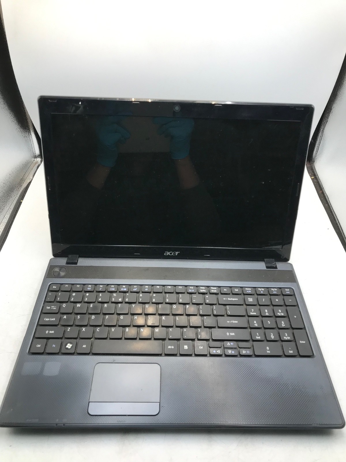 Acer Aspire 5733 Intel Core i3-370M Intel 15.6″ Laptop-NO POWER-MZ
