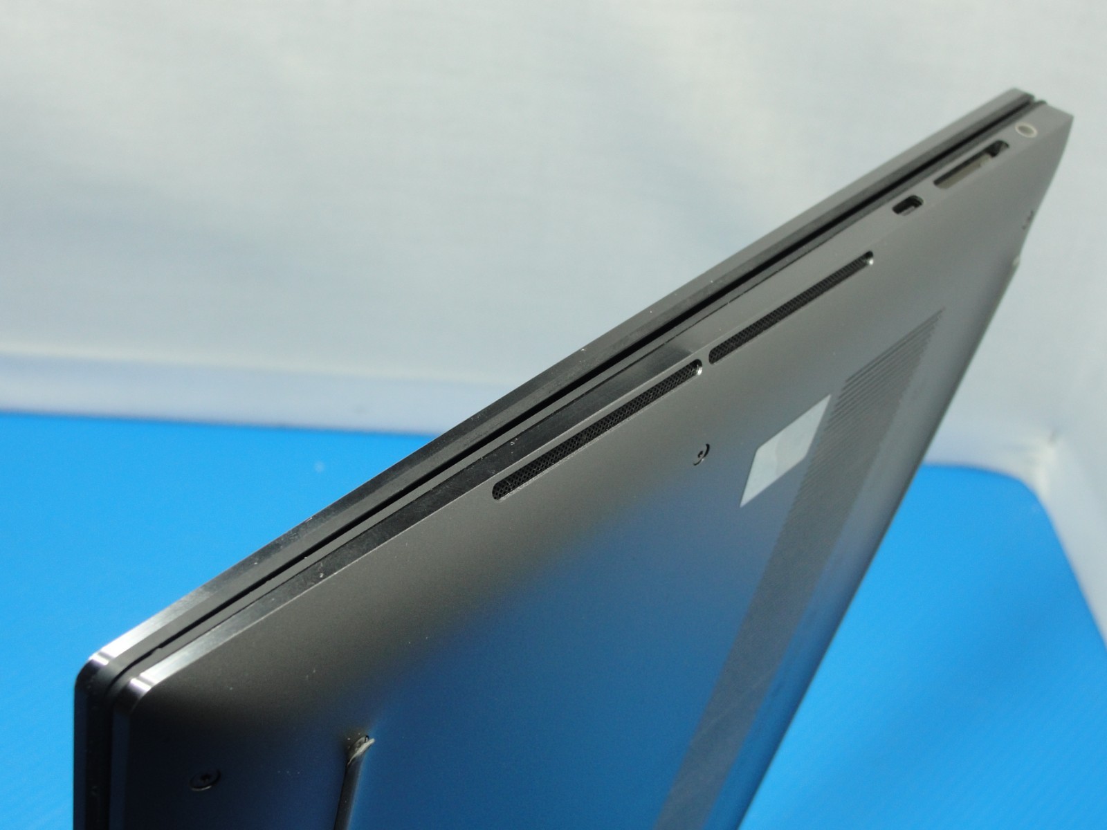 Dell Precision 5560 15.6″ i7-11800H 2.3GHz 32GB 512GB T1200 WRTY 06/2027 W11P+PA