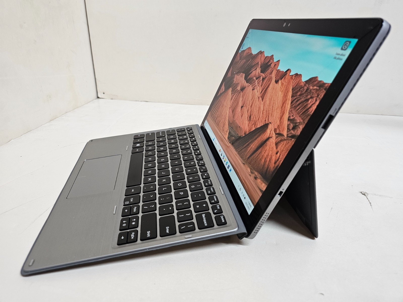 Dell Latitude 7200 Tablet – 1.9 GHz i7-8665U 16GB 256GB 12.3″ Touchscreen – SP1