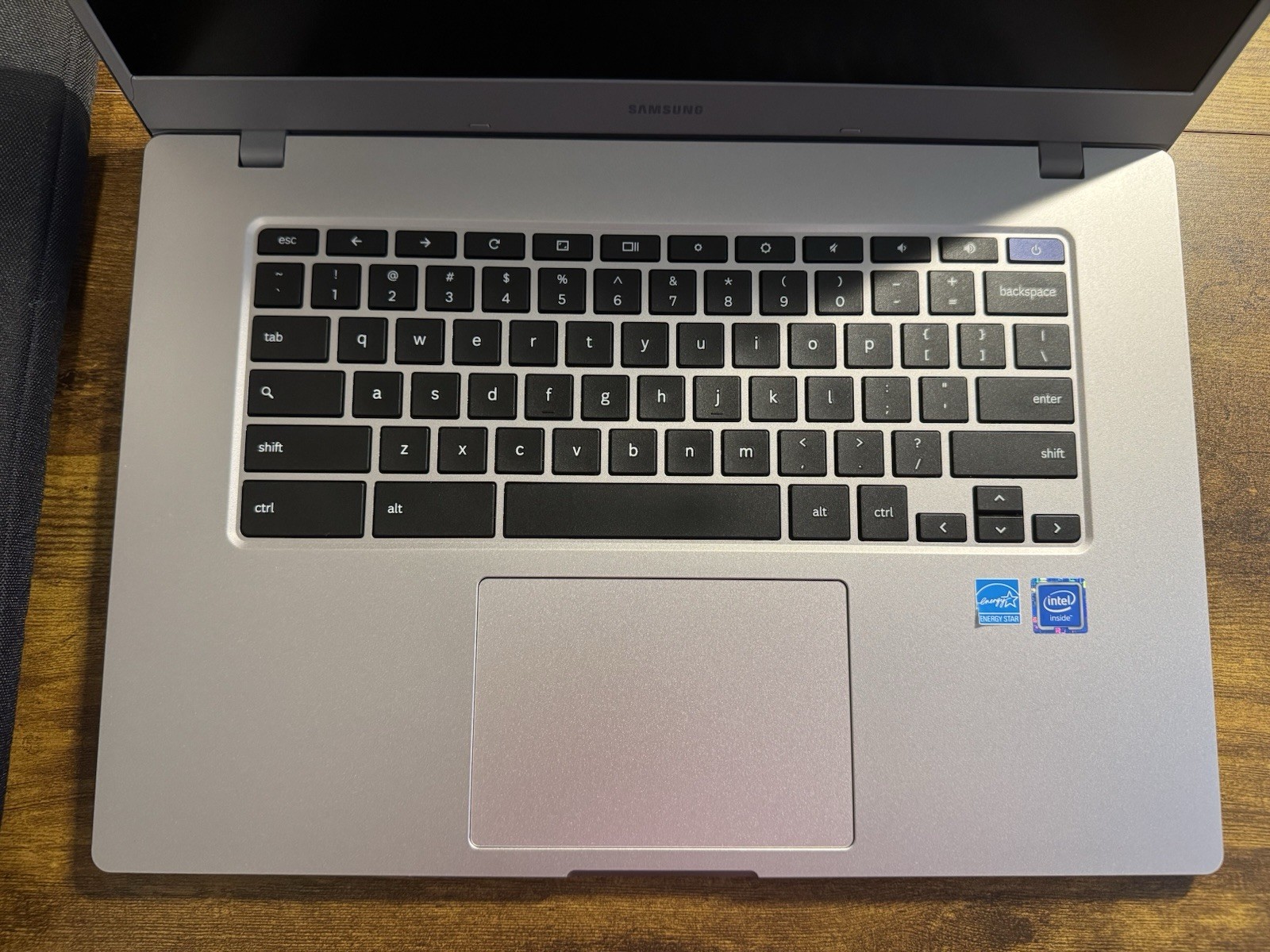 Samsung Chromebook Laptop, Silver, 14.3”, Model XE350XBA, W/Case & charger