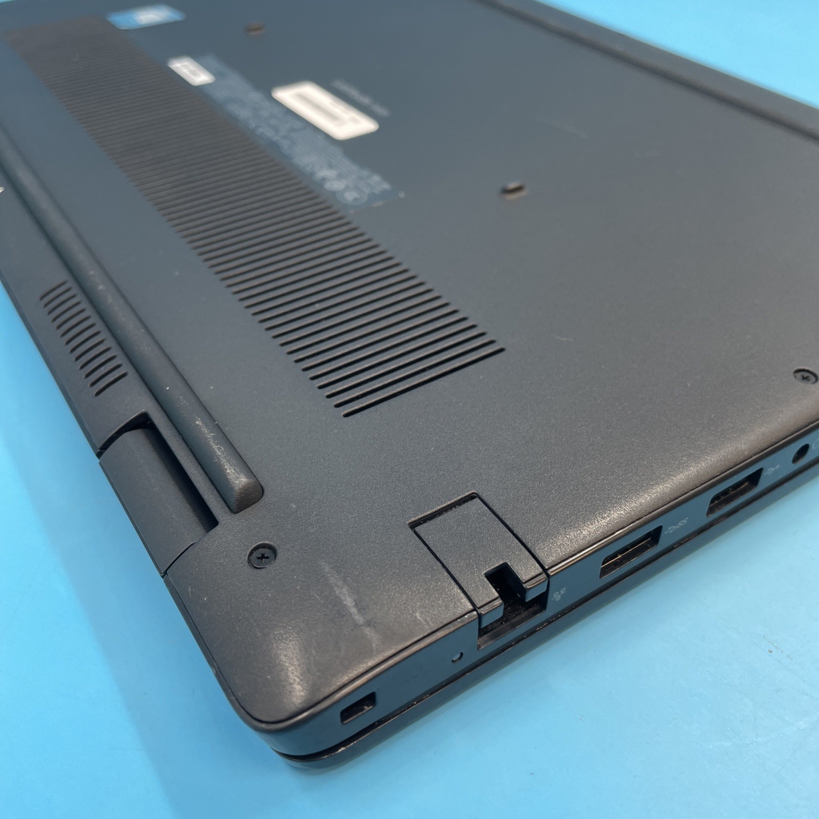 Dell Latitude 3420 | i5-1135G7 | 8GB RAM | 256GB SSD | WIN 11 PRO | 80% BATT