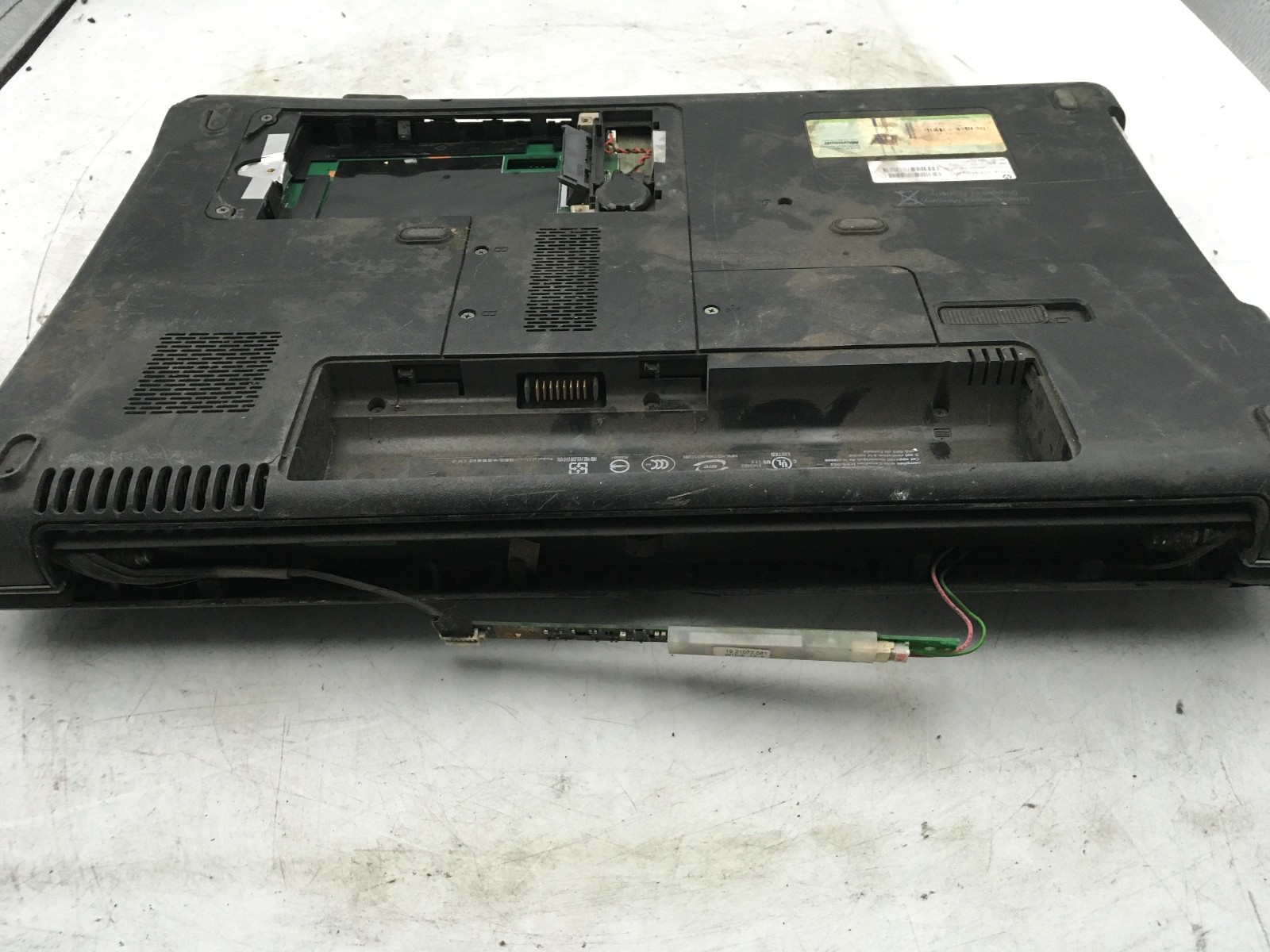 HP G60 – FOR PARTS / REPAIR – INTEL PENTIUM – NO RAM – 16″ – READ DESC – BB