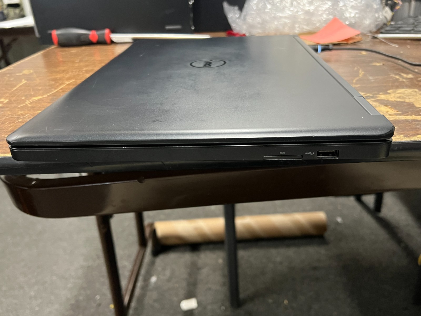 Dell Latitude E5550 15.6″ i5-5200U @2.20GHz 4GB DDR3L RAM No HDD No OS