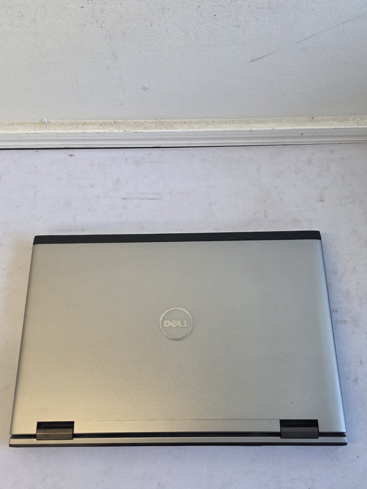 Dell Vostro 3750 Laptop – Intel i5-2450m – 8GB RAM – 1TB HDD – BAD BATT – Win 10