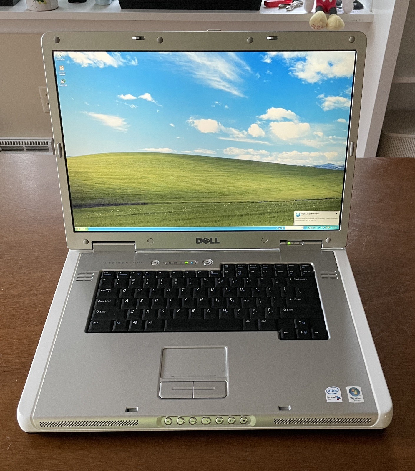 Dell Inspiron E1705 Retro Windows XP Computer w/batt, chrg. (SVC1)