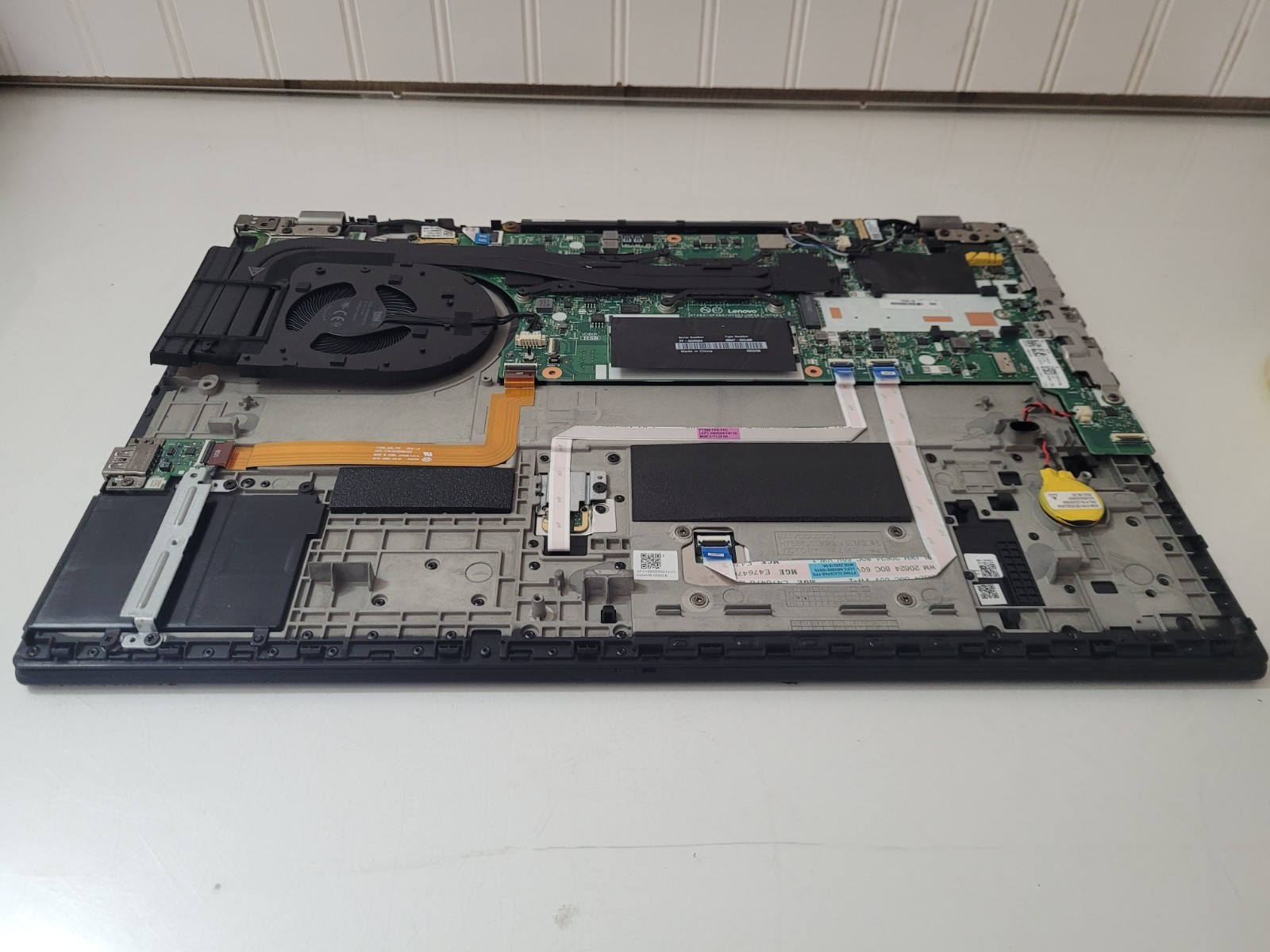 Lenovo ThinkPad P52S Intel Core i7-8550U 1.80Ghz 8GB Ram No SSD 15.6″ Laptop