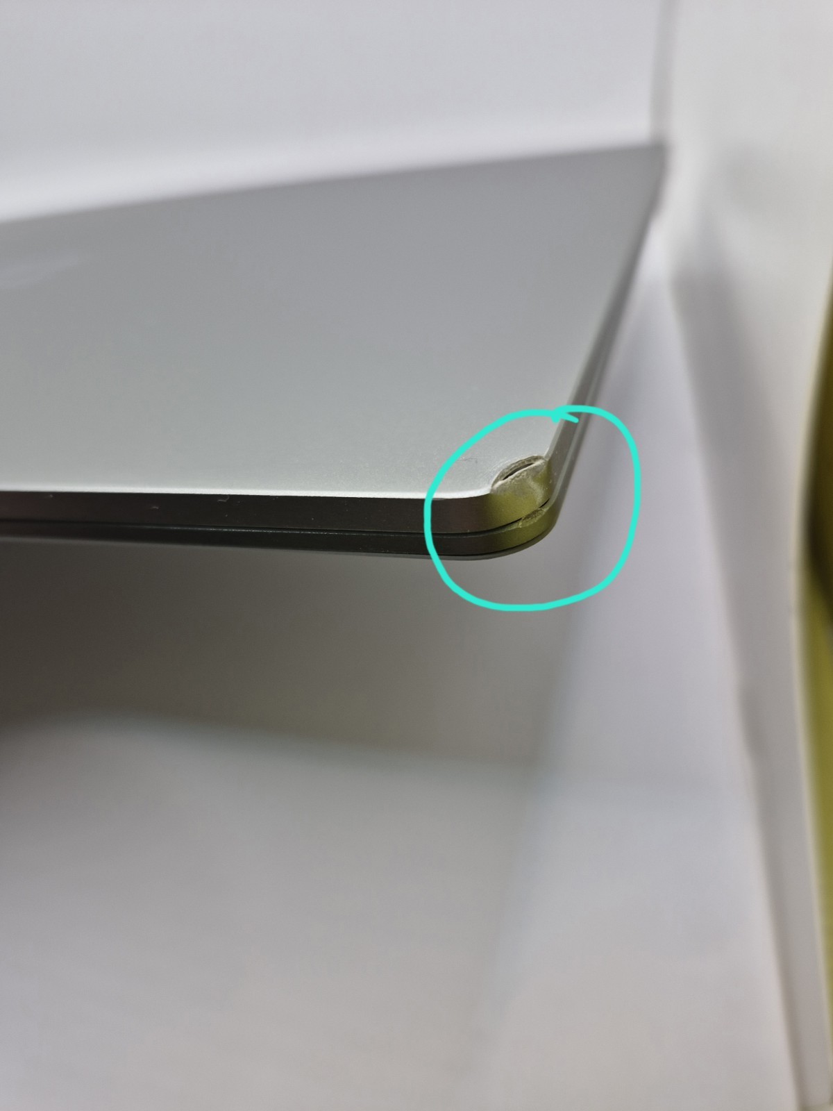 Microsoft Surface Laptop Go 3 12.4″ 8GB RAM – 256GB SSD Sage Cycle 101