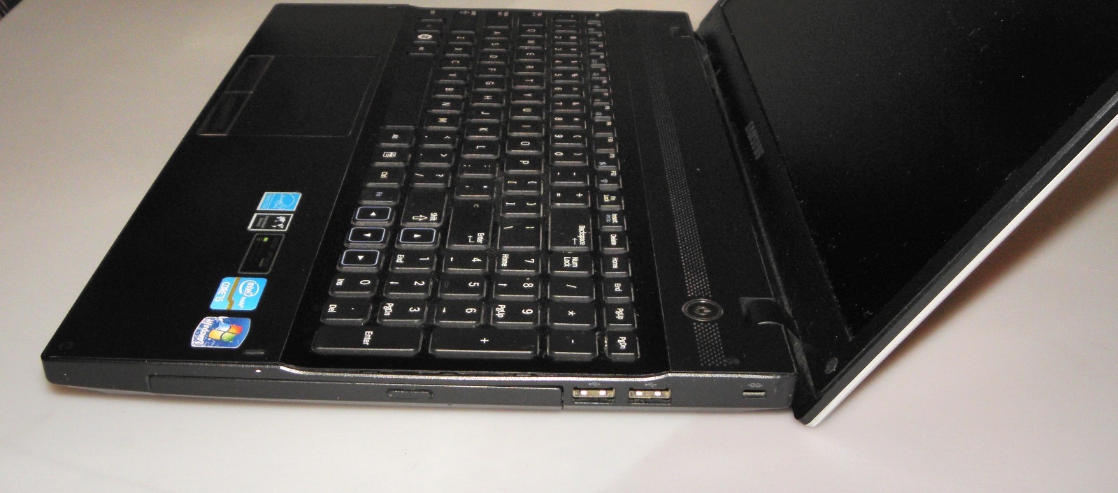 Samsung NP300V5A Intel Core i5-2430M 2.40GHz 8GB, 1TB HDD, Win.10, HDMI As-IS