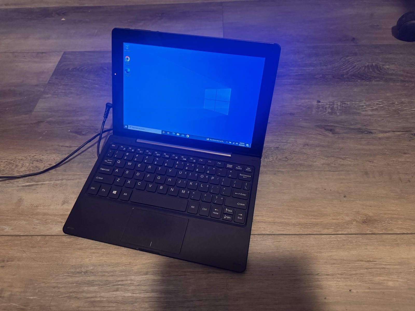 Super Sonic 10.1 in 2-in-1 Windows 10 Tablet 256GB SD INCLUDED (Used Condition)