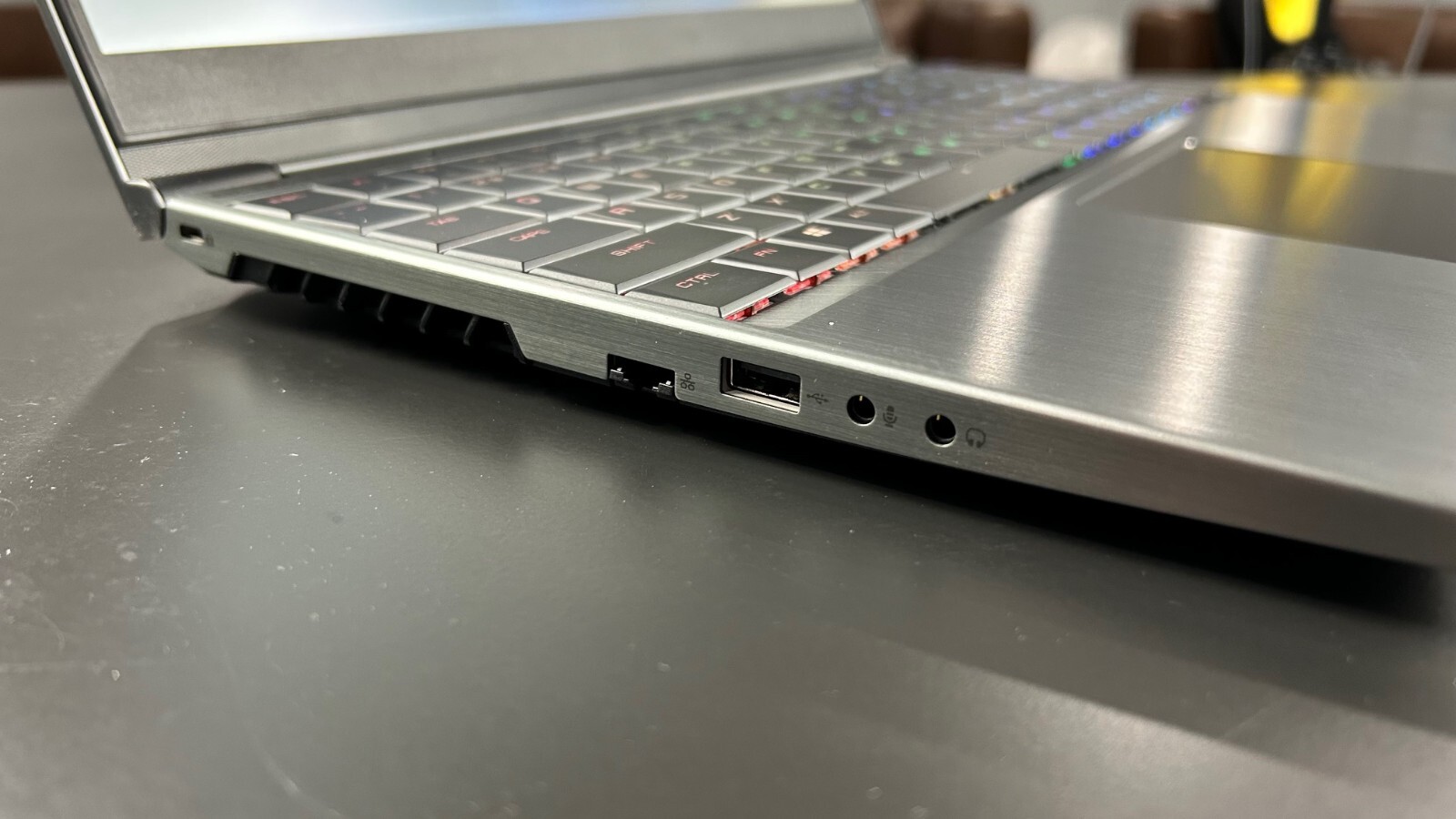 Eluktronics MECH 15 G1Rx gaming laptop. i7 9750H RTX 2060, FHD 144Hz W 11 Home
