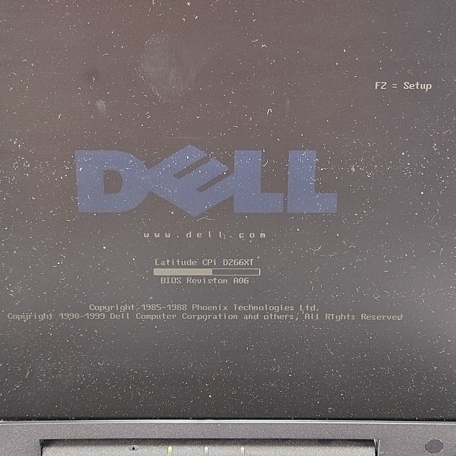 Vintage Dell Latitude CPi D266XT Pentium II 266 Laptop + Case + AC Adapter