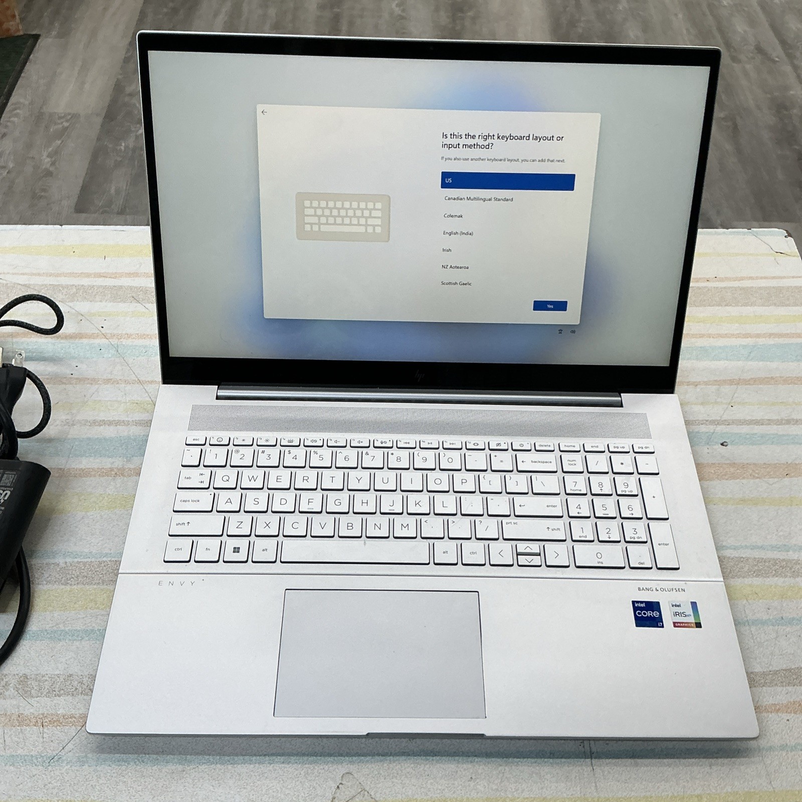 HP Envy 17-cr000 Silver FHD TOUCH 2.1 GHz i7-1260P 32GB RAM 1TB SSD Excellent