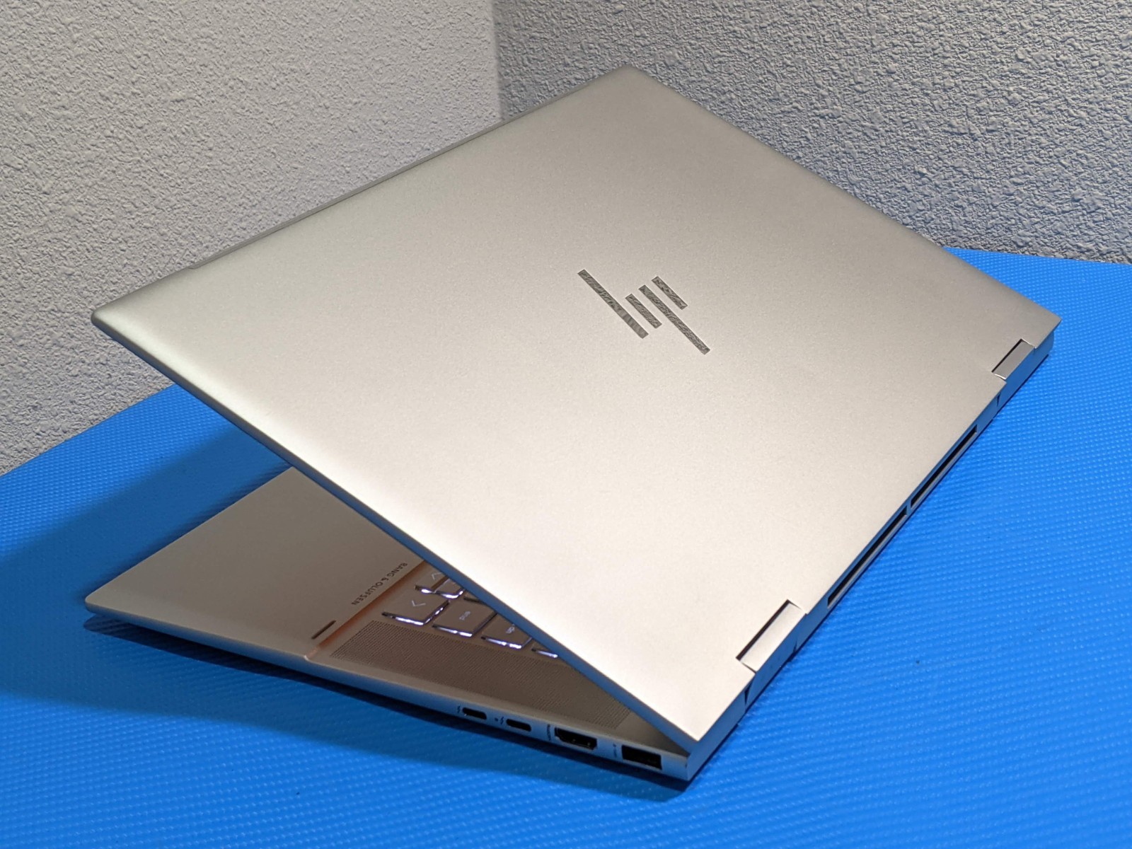 HP Envy x360 2n1 15-ew0013dx 15.6″ FHD TOUCH i5-1235U 1.3GHz 8GB 256GB W11H +PA