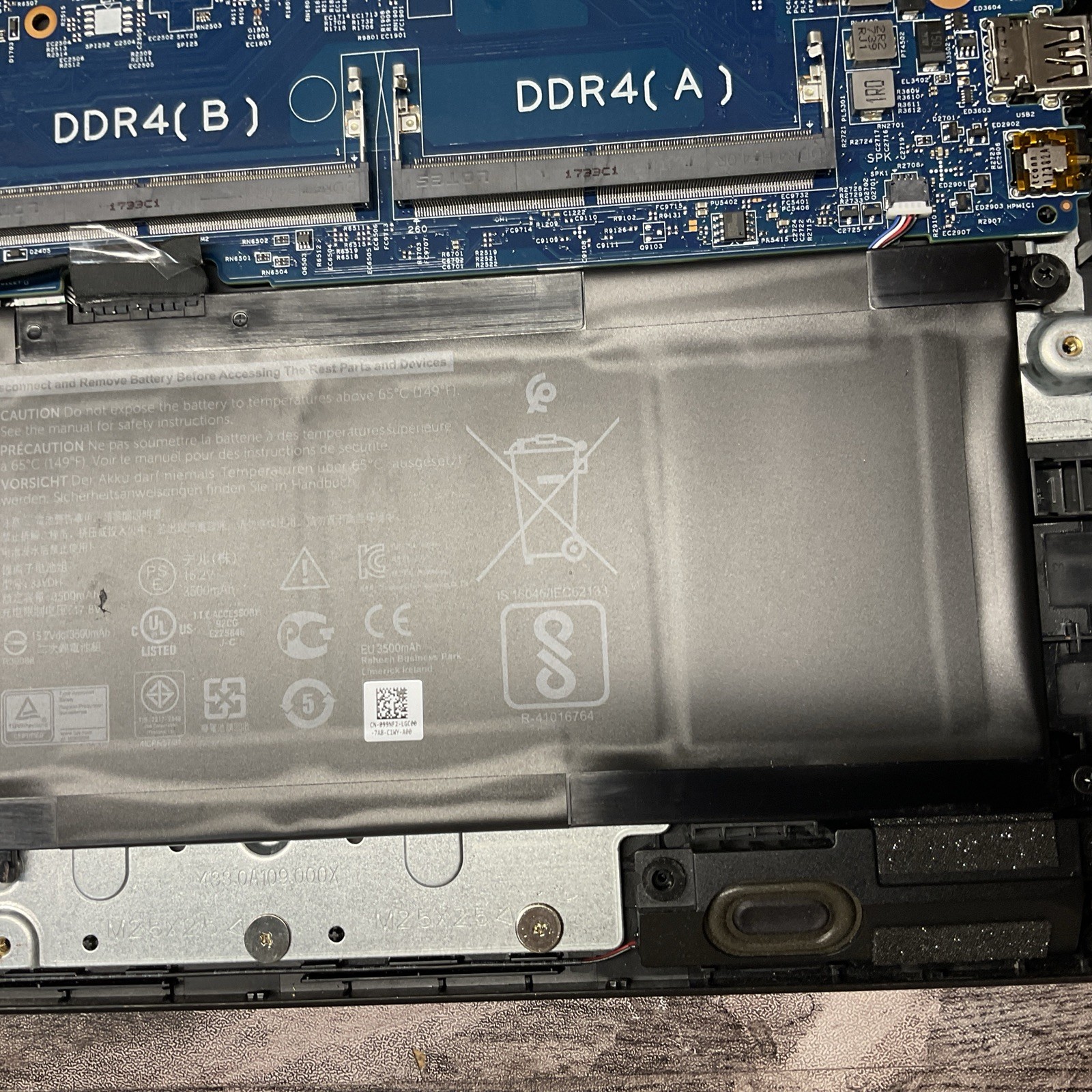 Dell Latitude 3580 / No POST / Broken Screen / No RAM / No SSD / C5
