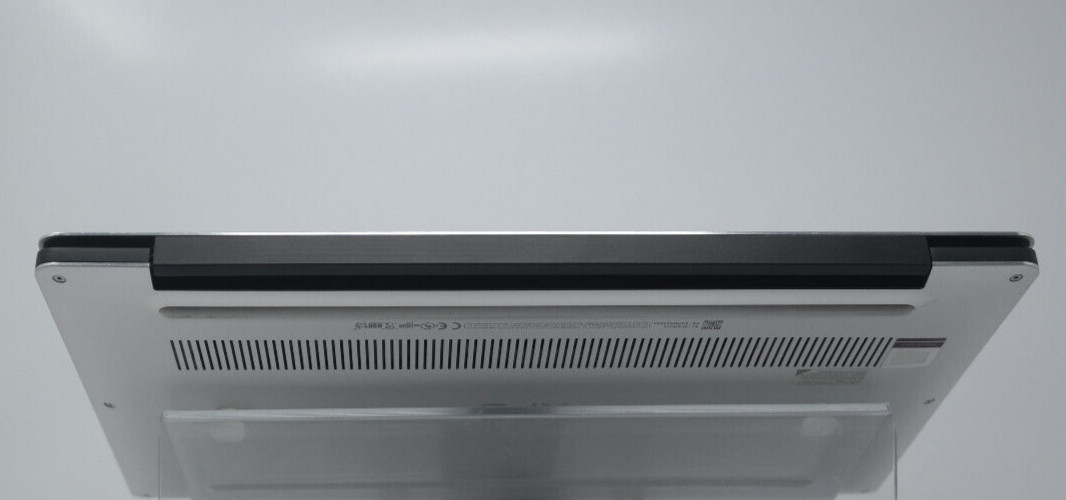 Dell XPS 13 7390 i7 10710U @ 1.10 GHz 256 GB 16 GB FHD Windows 11 Pro