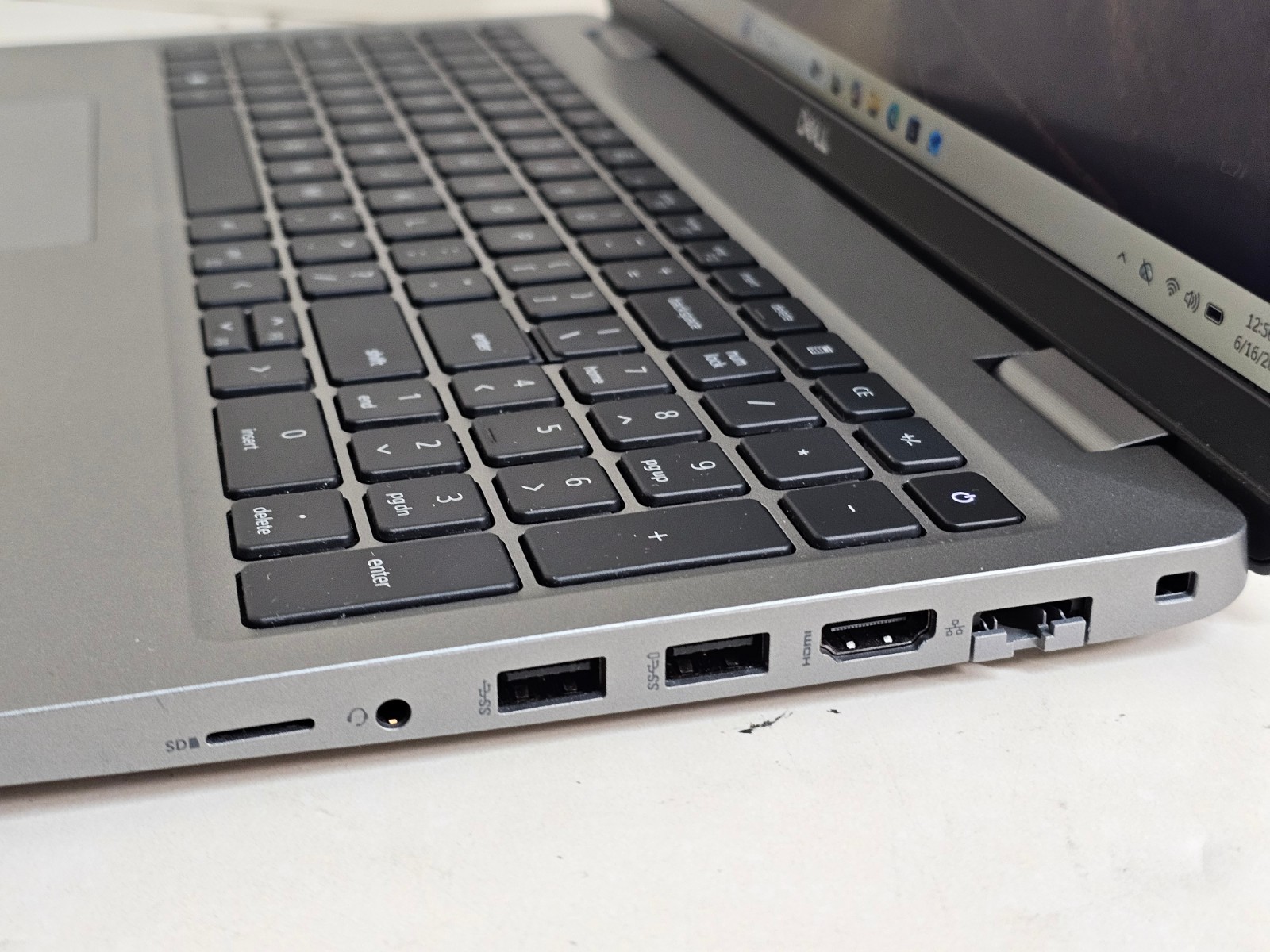 Dell Latitude 5520 Laptop – 2.6 GHz i5-1145G7 16GB 512GB 15.6″ Touchscreen SP30