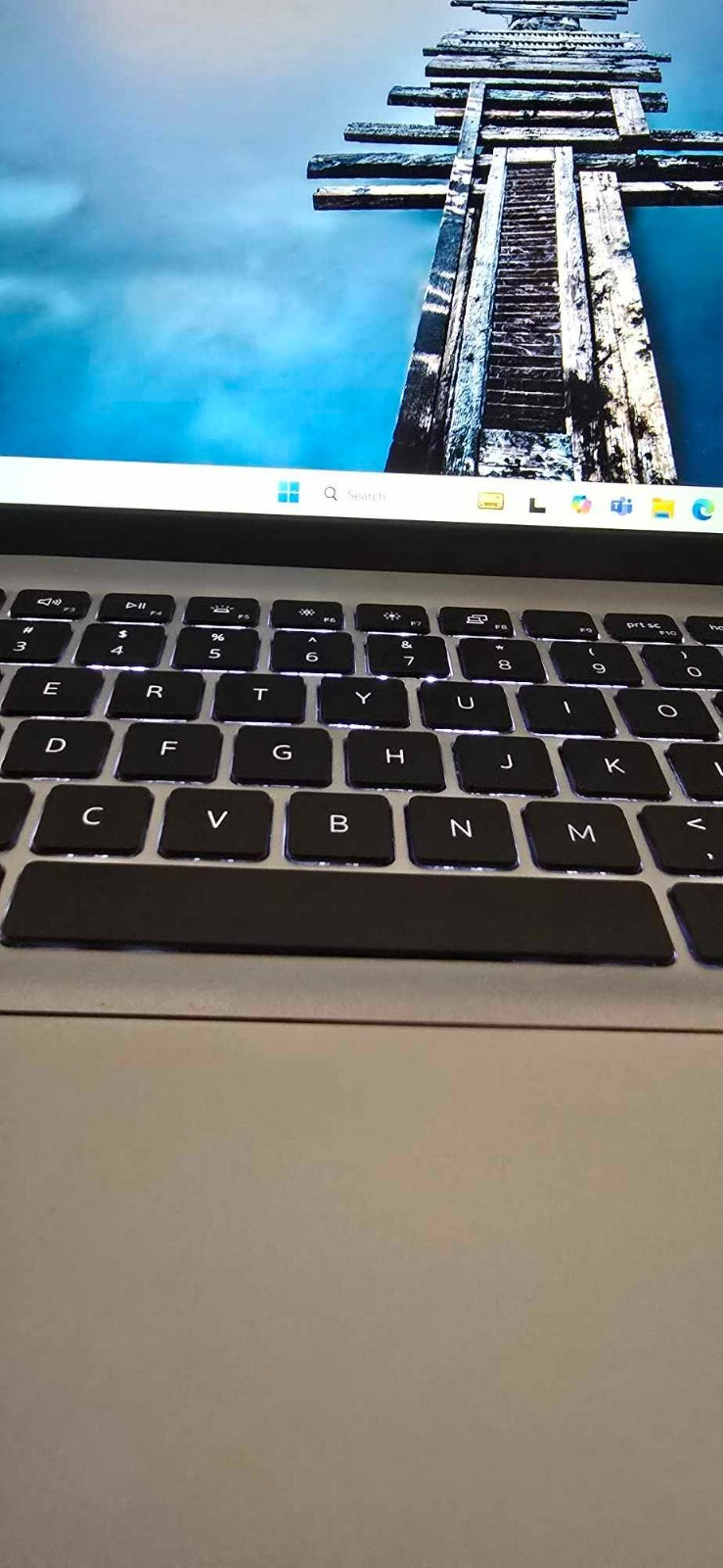 Dell Inspiron 15.6 laptop Touchscreen Backlit Ryzen 5 8G Ram 256GSSD Win 11 Home