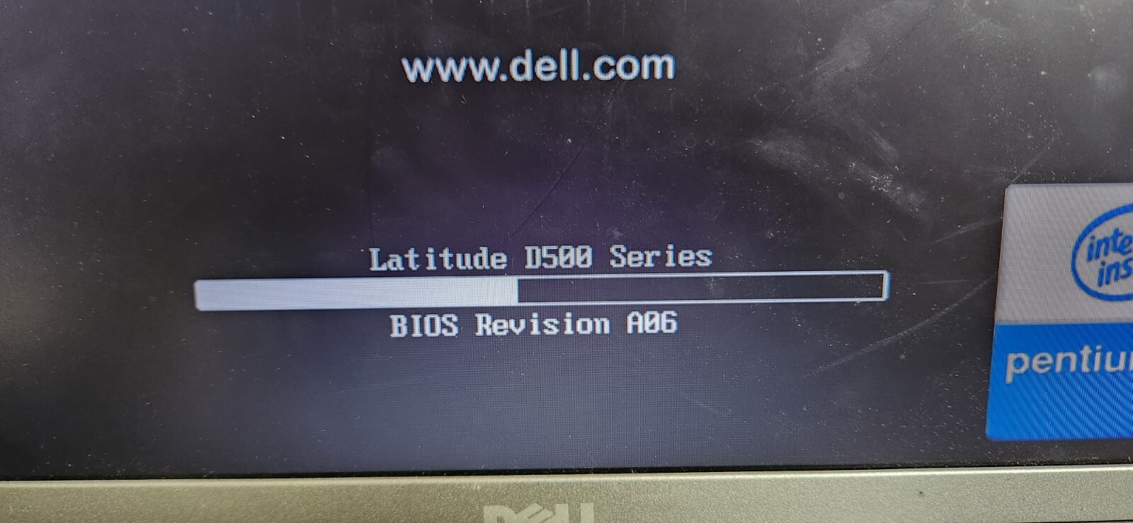 Dell Latitude D500 14 inch PP05L Laptop Powers Up 512MB 266MHZ Pentium M