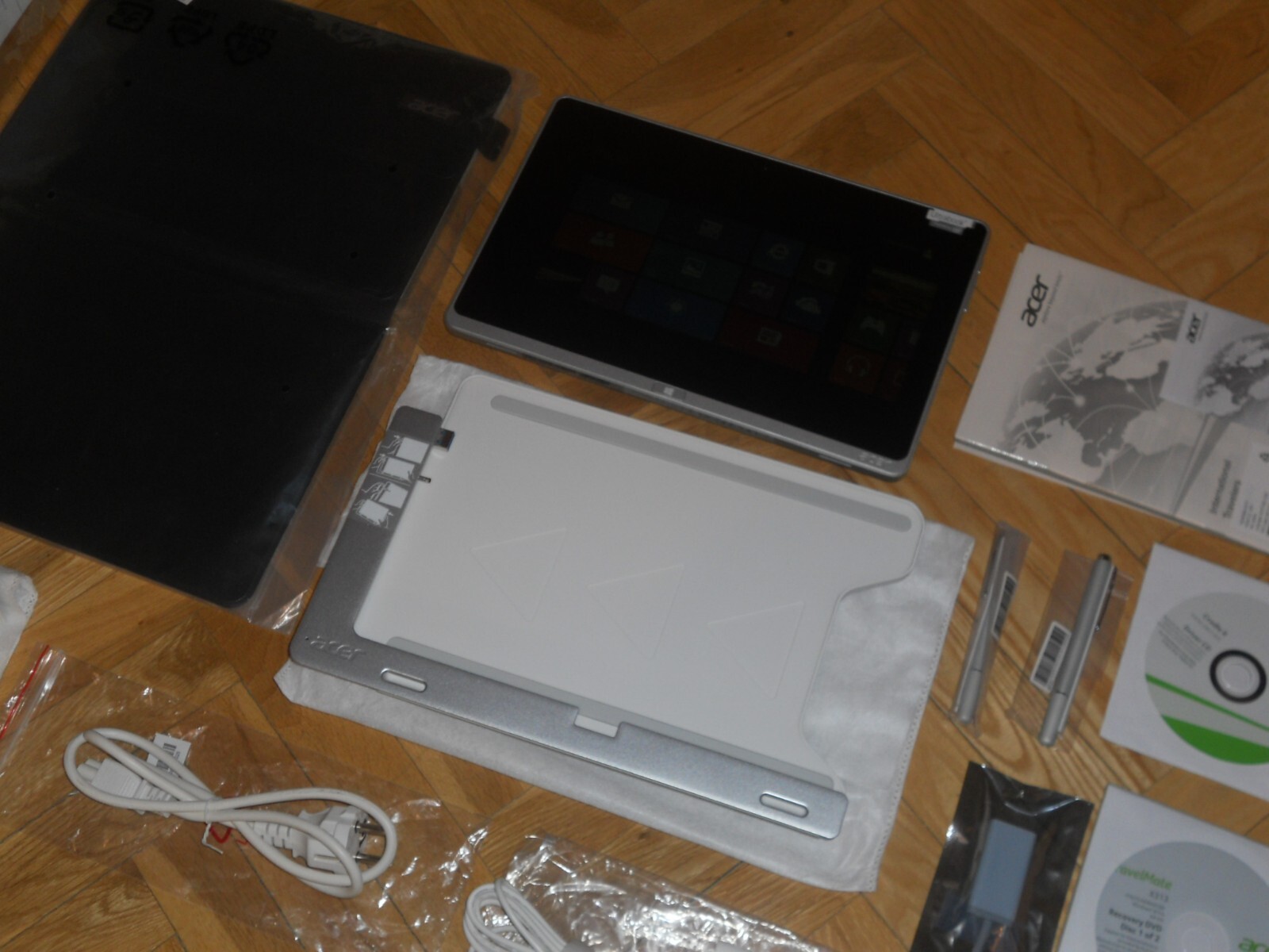 ULTRABOOK ACER TMX313-M-5333Y4G12AS TABLET PC CORE i5+ 4GB RAM+ 120GB. NEW.