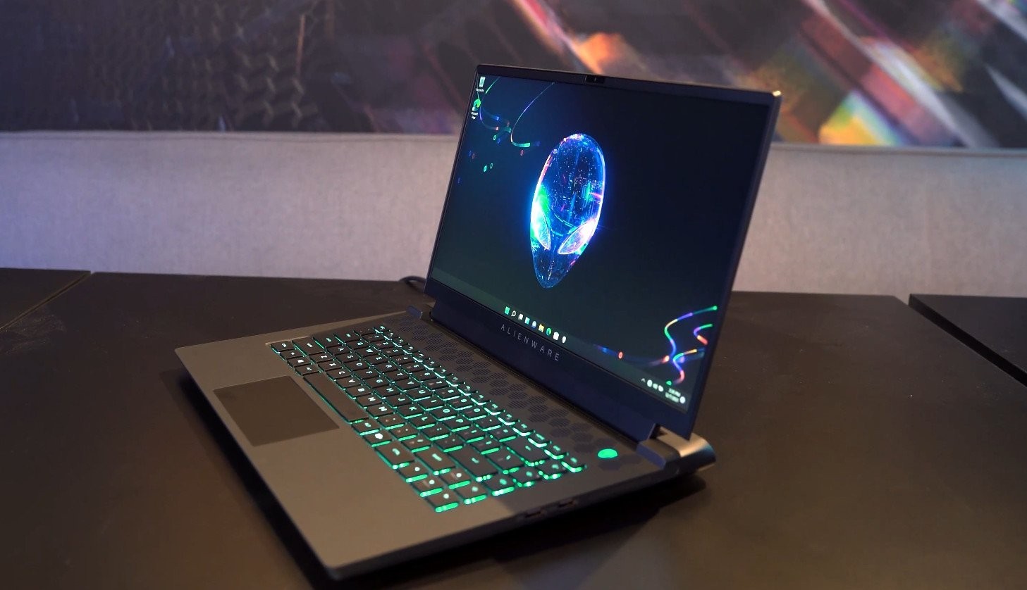 Alienware m15 R7 AMD Ryzen 9 6800HX
