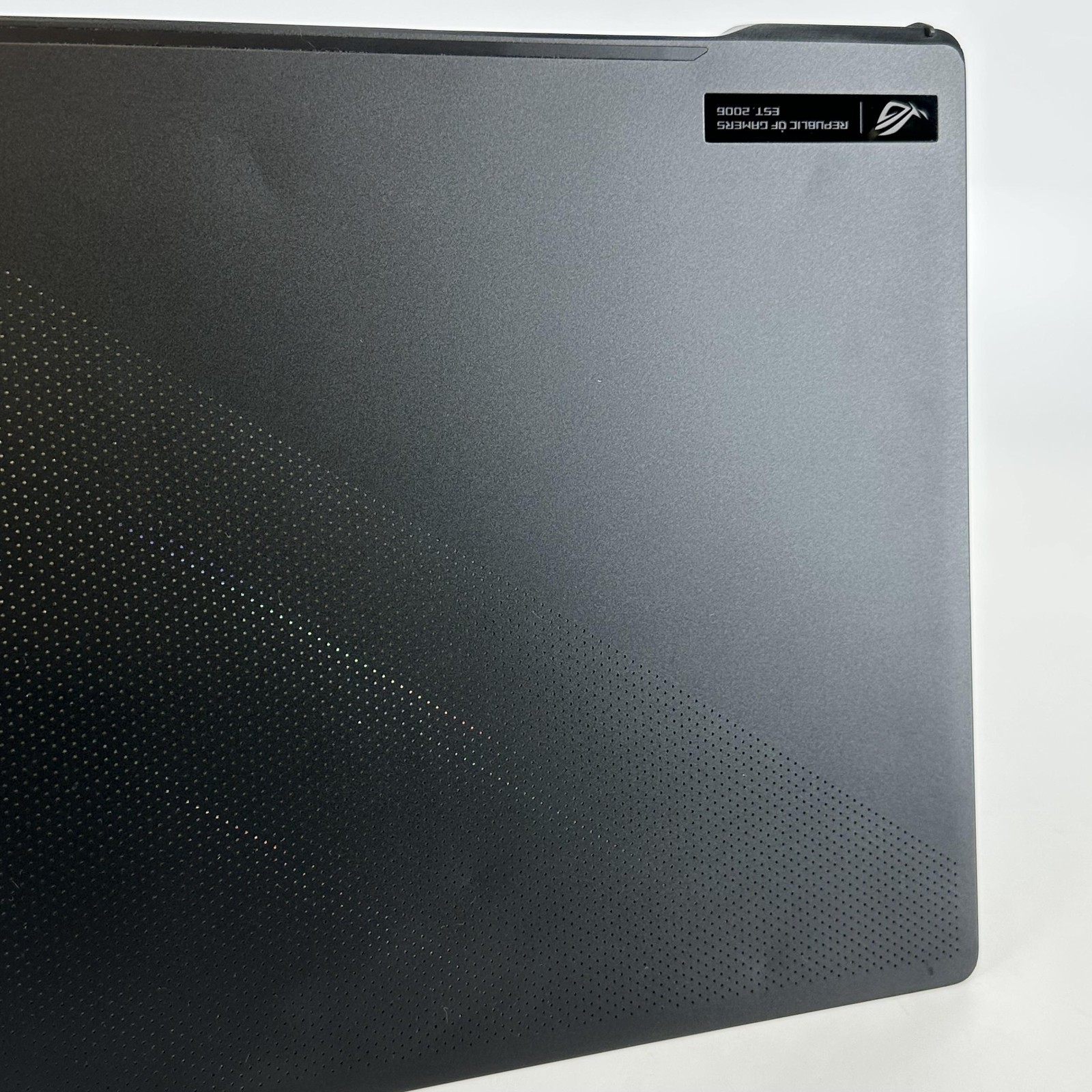 Asus ROG Zephyrus M16 GU603 165Hz QHD+ i9-11900H 16GB 1TB RTX 3060 Pink Hue