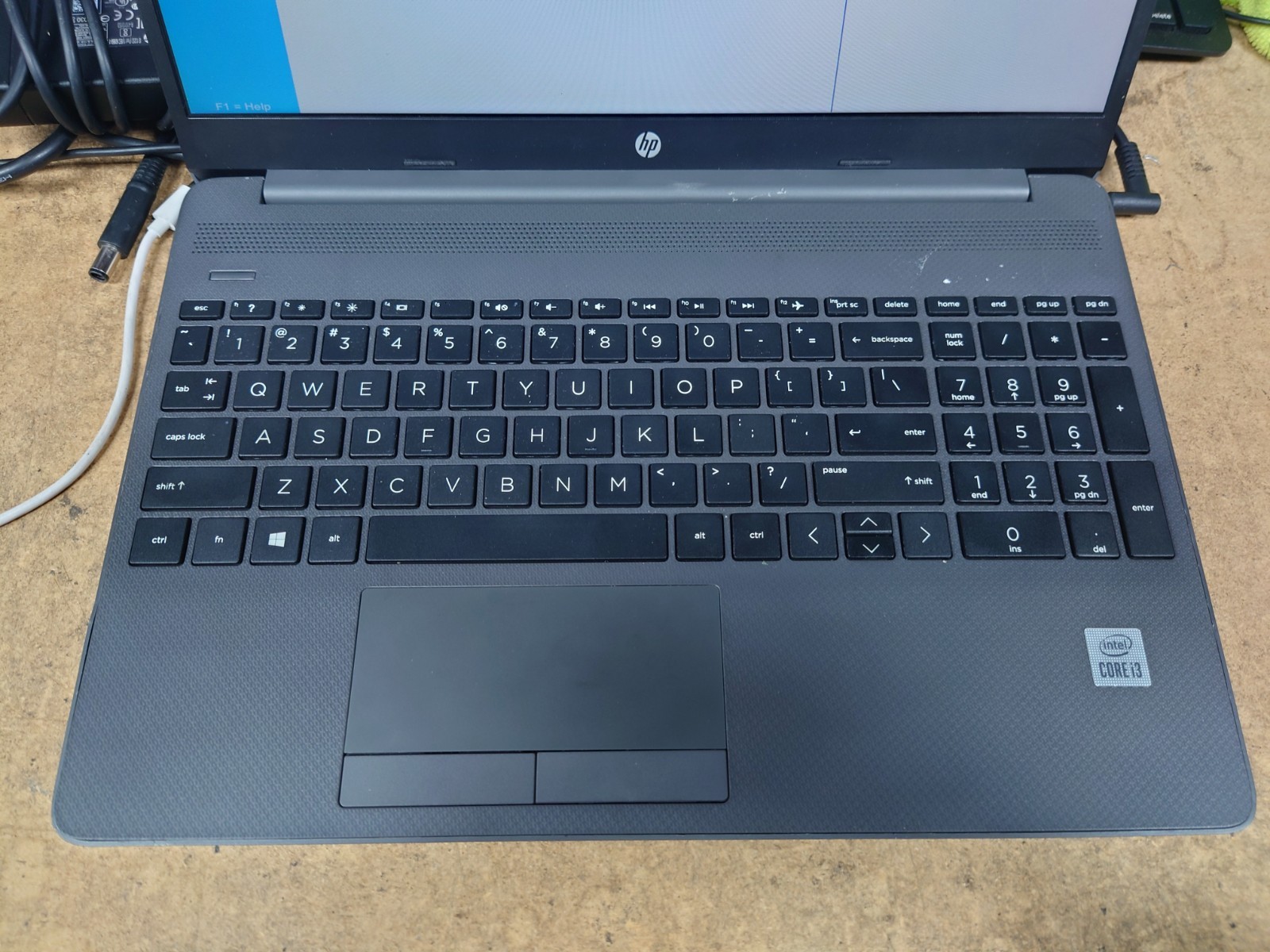 HP 250 G8 15.6″ HD i3-1005G1 8GB RAM No OS/SSD