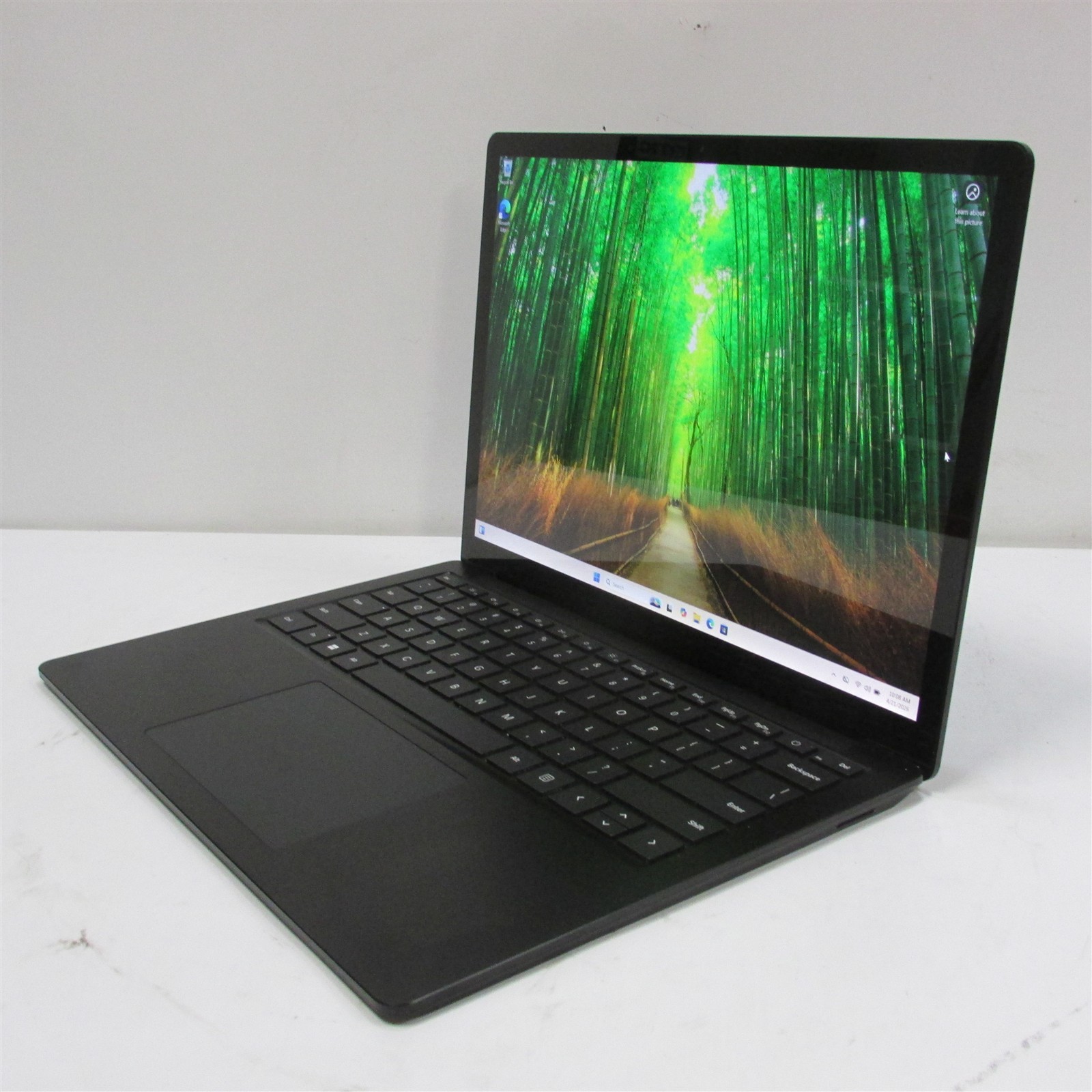 Microsoft Surface Laptop 5 1951 i5-1245U 2.5GHz 16GB RAM 512GB 13.5″ Win 11 Pro