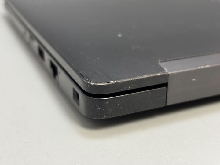 13.5″ Dell Latitude 7380 Laptop Intel i7-7600U @2.80 GHz NO RAM NO SSD