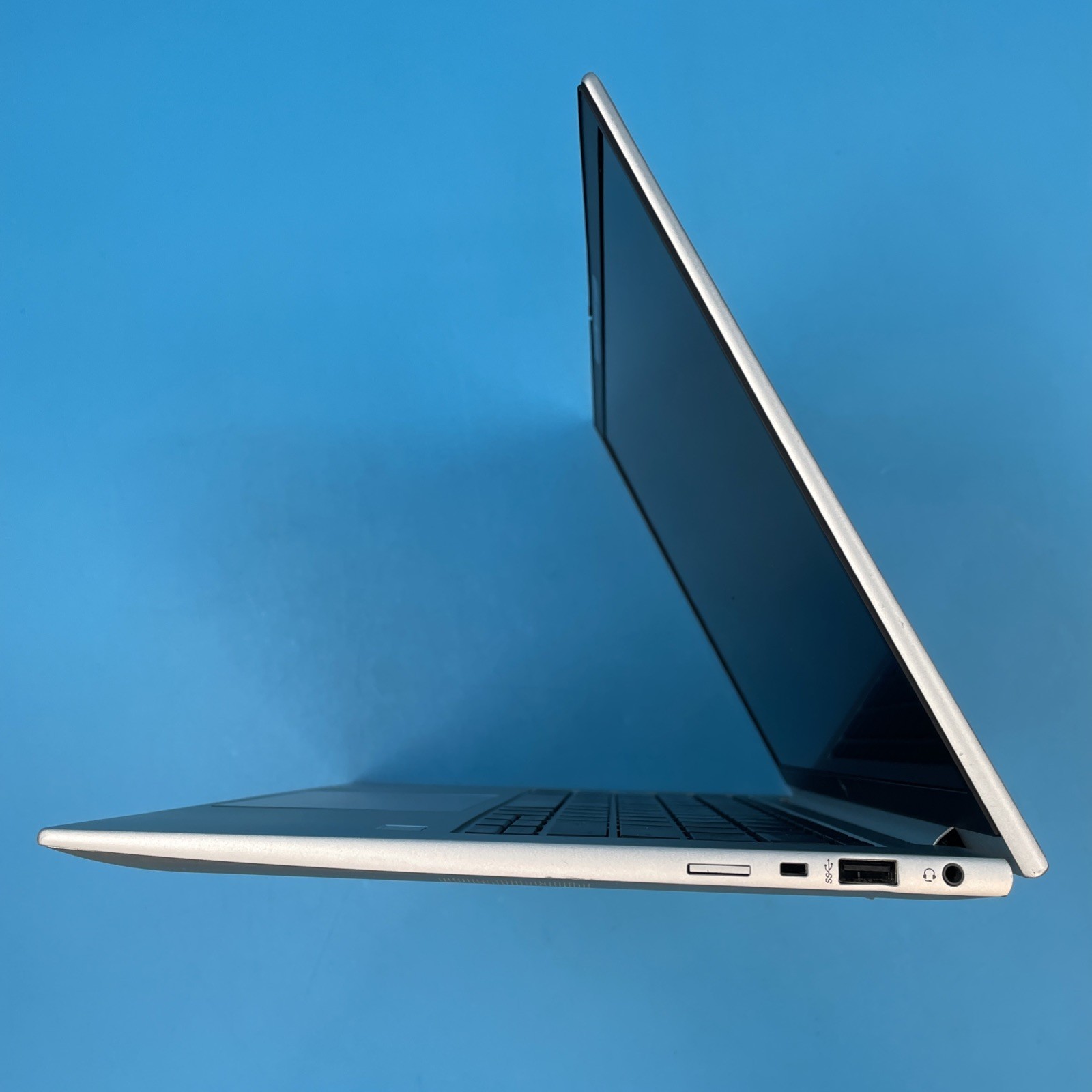 HP EliteBook 840 G10 | i5-1345U | 16GB RAM | 256GB SSD | WIN 11 PRO | 75% BATT